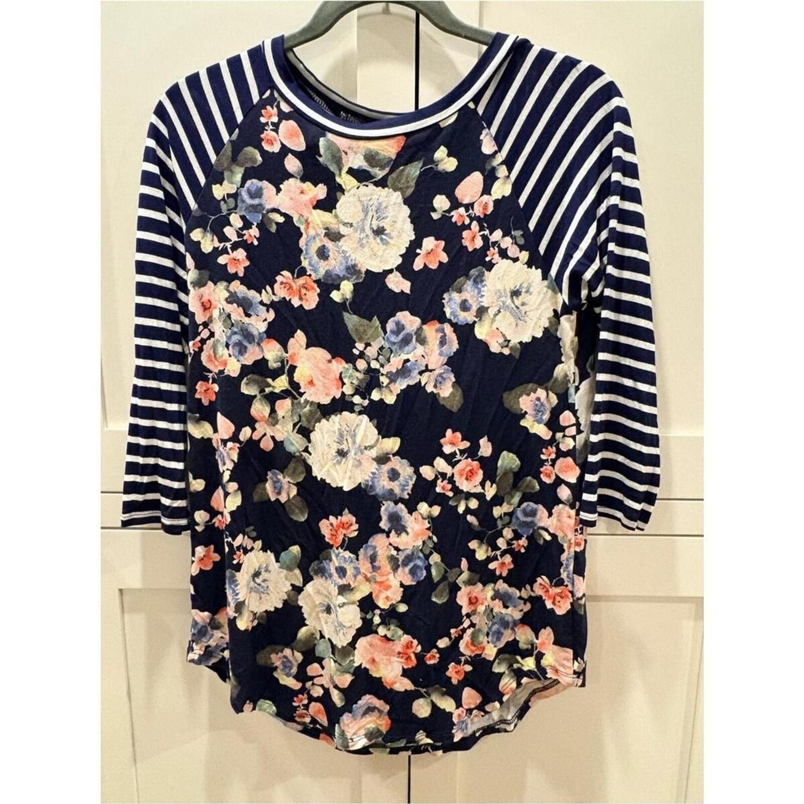 Unbranded Women’s Blue and Pink T-shirt