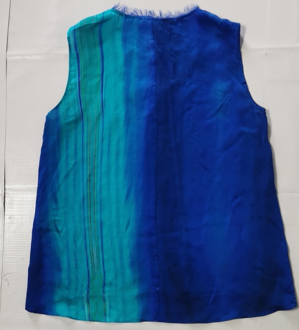 Vintage Silk Blouse. Elegant silk blouse. Satin. Blue. 100% Mulberry silk size:M
