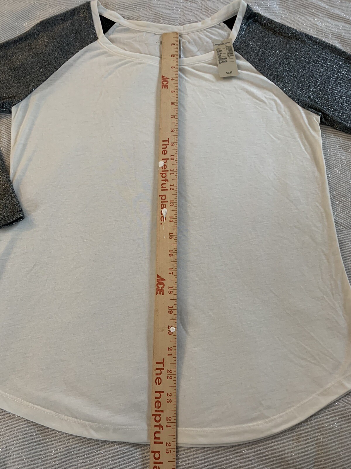 American Eagle Outfitters Juniors XL Shimmer Raglan Sleeves Baseball Tee White