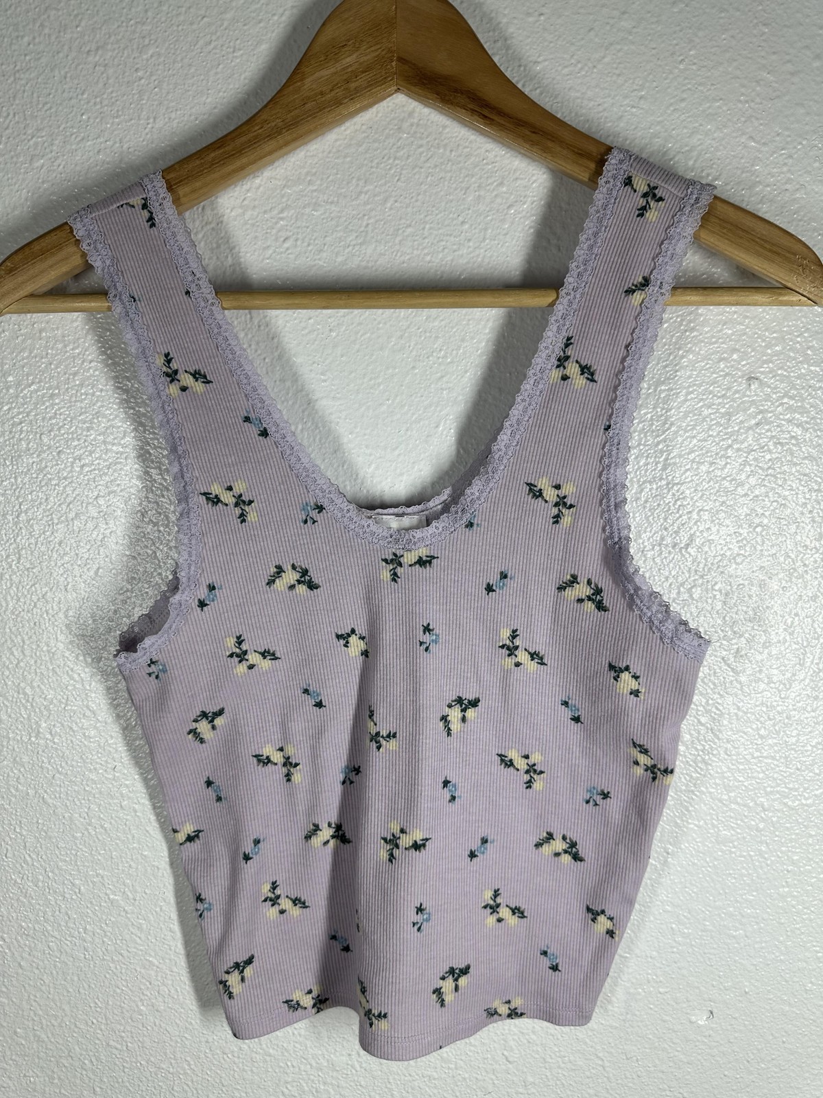 PINK Victoria’s Secret Tank Top Womens Small Purple Floral Ribbed Lace Trim