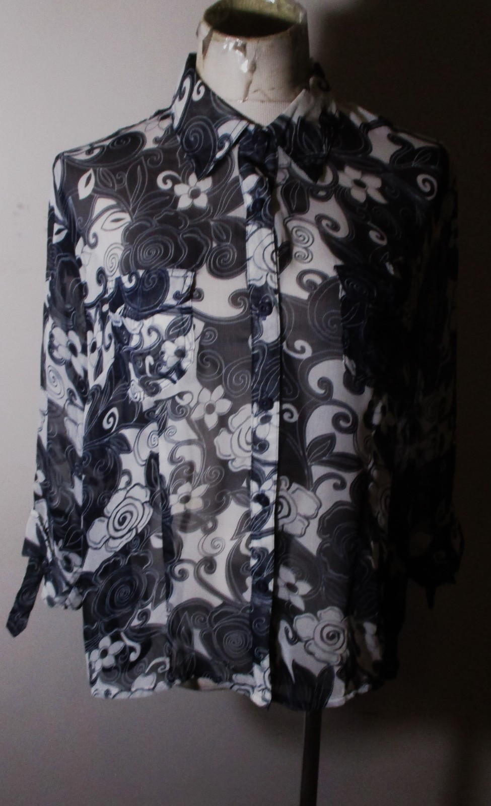 MANDY Blue 3/4 Sleeve Sheer Paisley Blouse Women’s Size L NWT