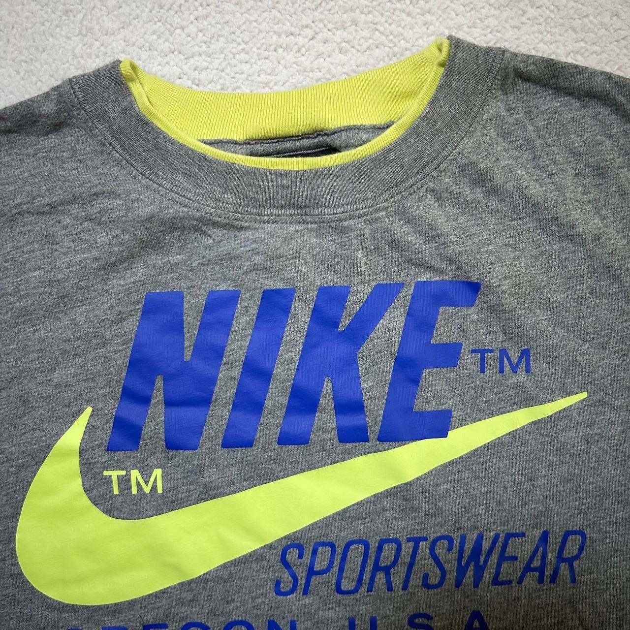 Nike Sportswear Women’s Small Gray Volt Cropped Graphic T-Shirt Boxy Fit Tee
