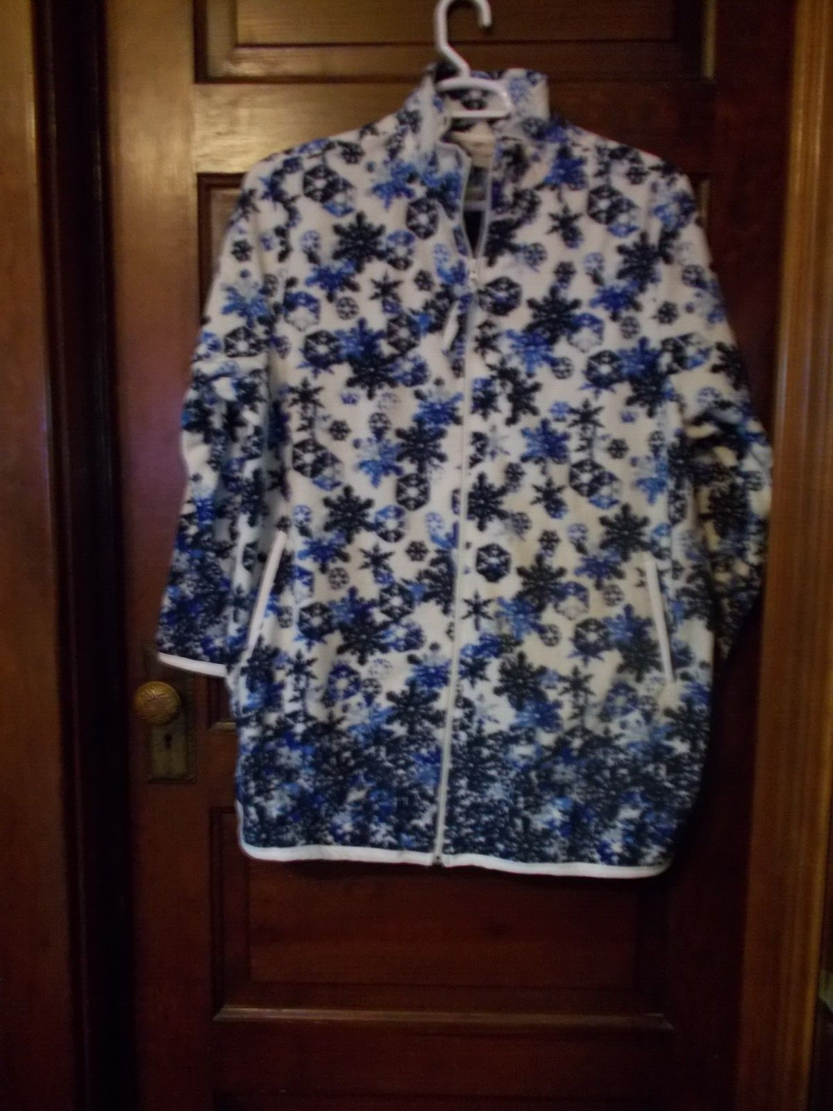 WOMAN’SPLUS SIZE FLEECE JACKET SIZE – 1XL