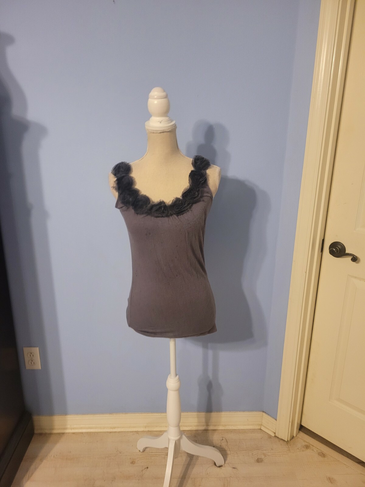 Forever Fashion Size Small Top Womens Solid Gray Sleeveless Round Neck