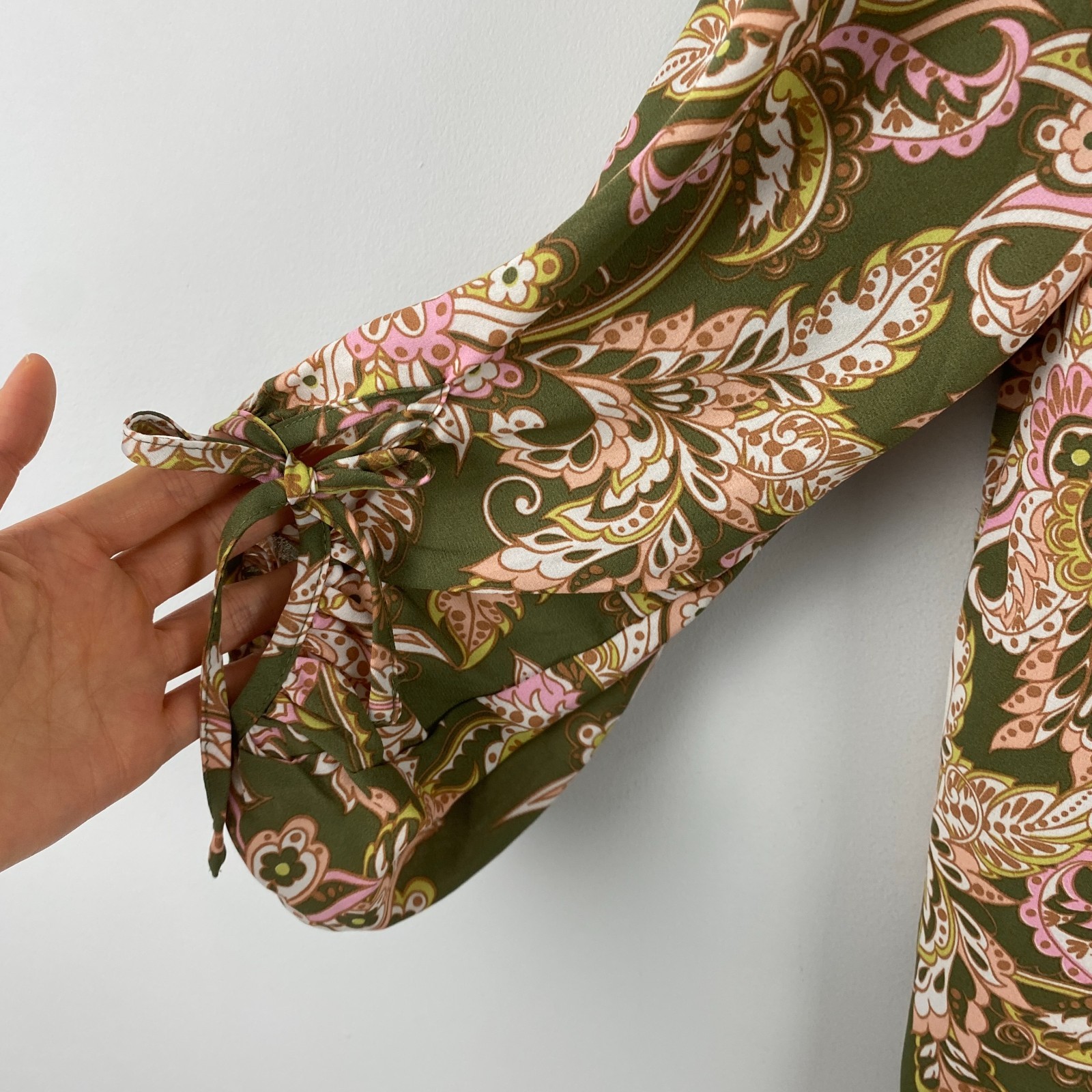 Belle Boho by Kim Gravel Free Spirit Woven Blouse Size Large Green Paisley