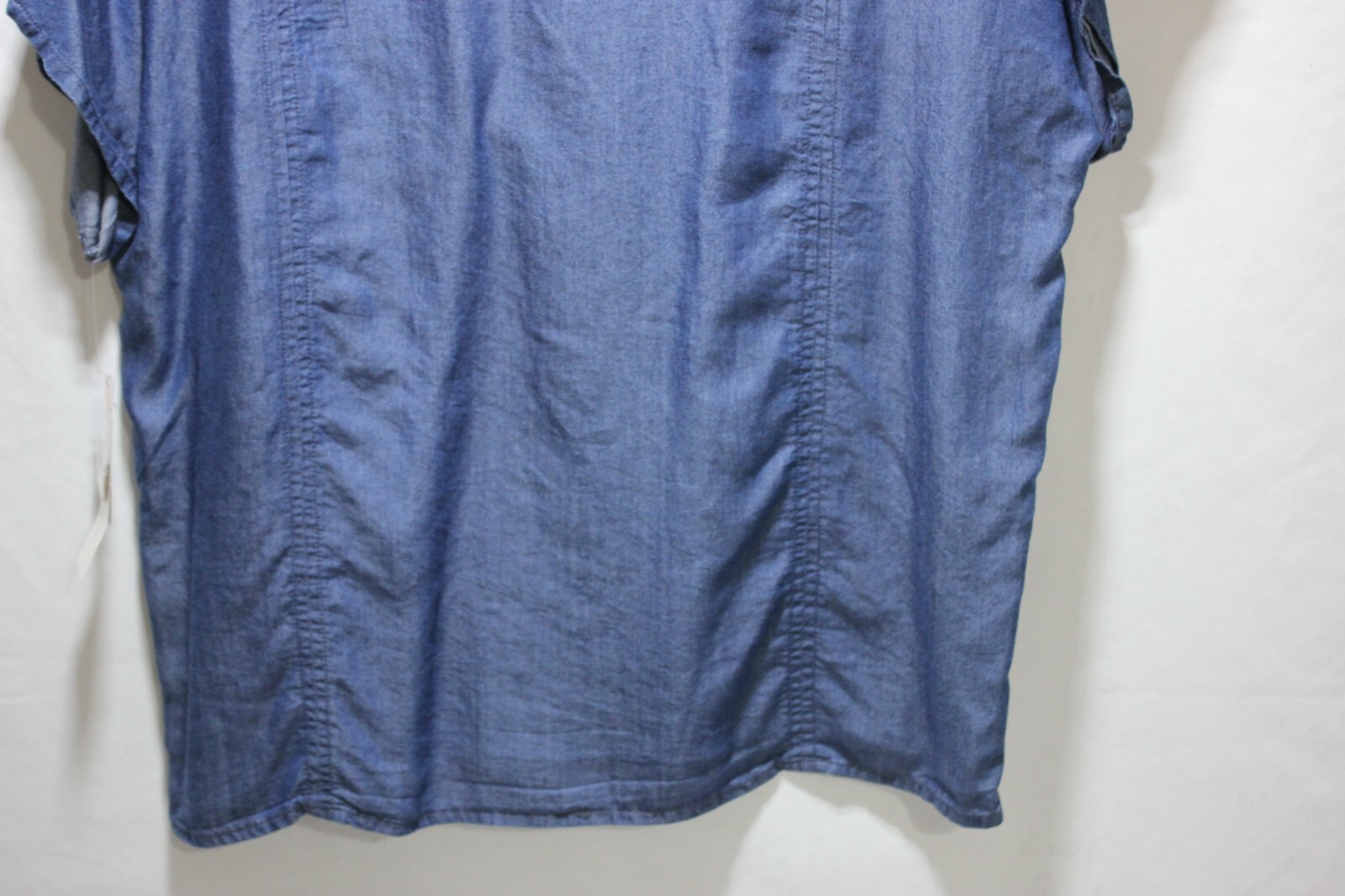 John Paul Richard Woman’s Sleeve less Top – Size Med NWT