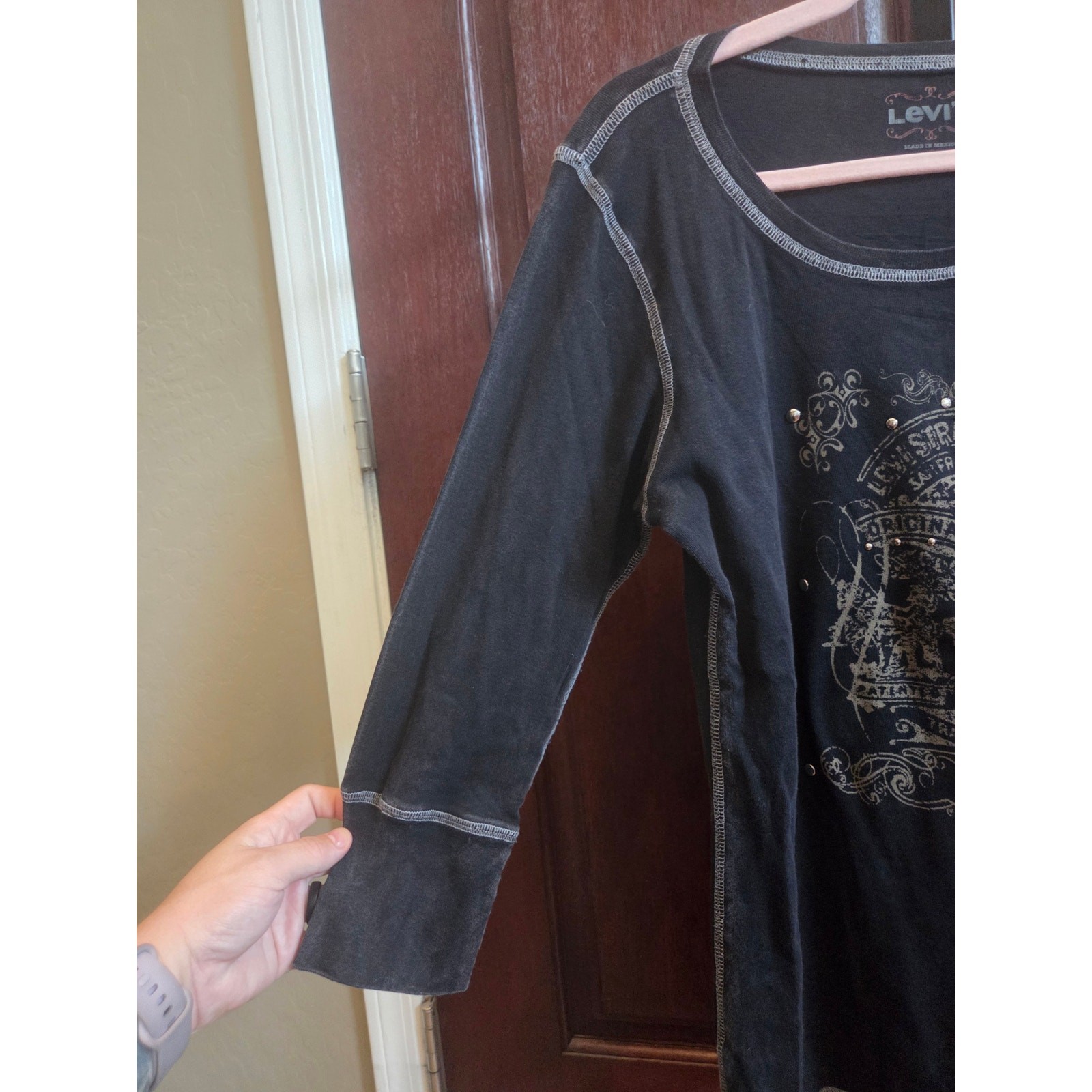 NWT Levi’s Black Graphic Top Contrast Stitch Rhinestone Studded 3/4 Sleeve SZ XL