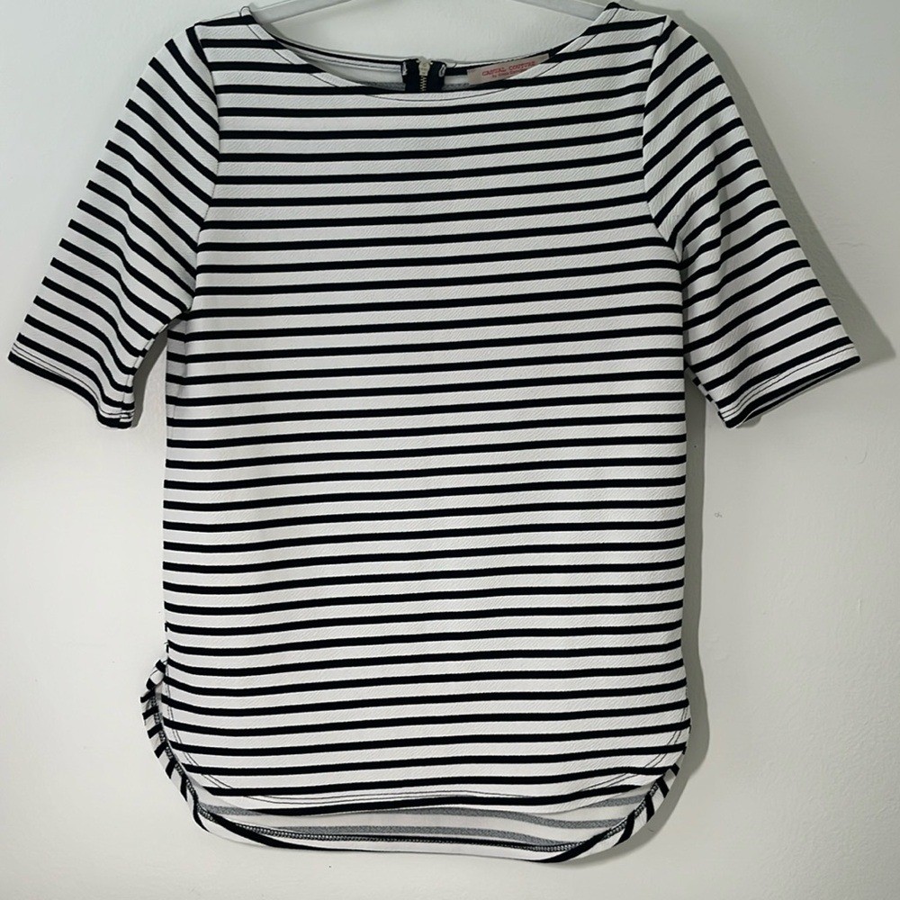 Casual Couture by Green Envelope black and white striped shirt