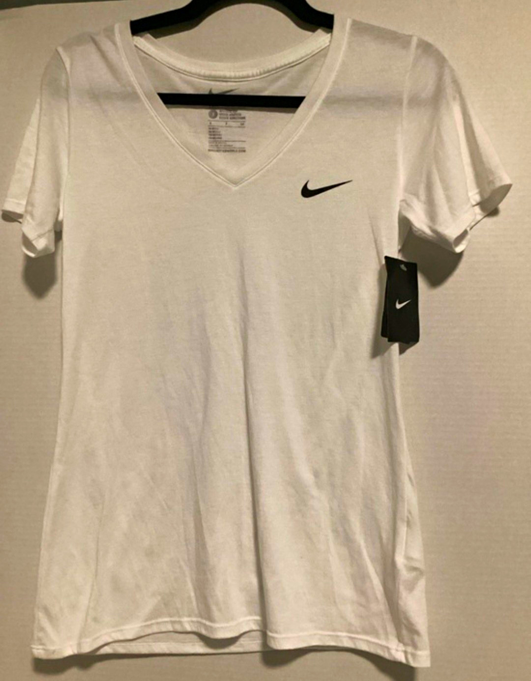 Nike Women’s White Solid Athletic Fit Lightweight Tri-Blend V-Neck Tee Size S