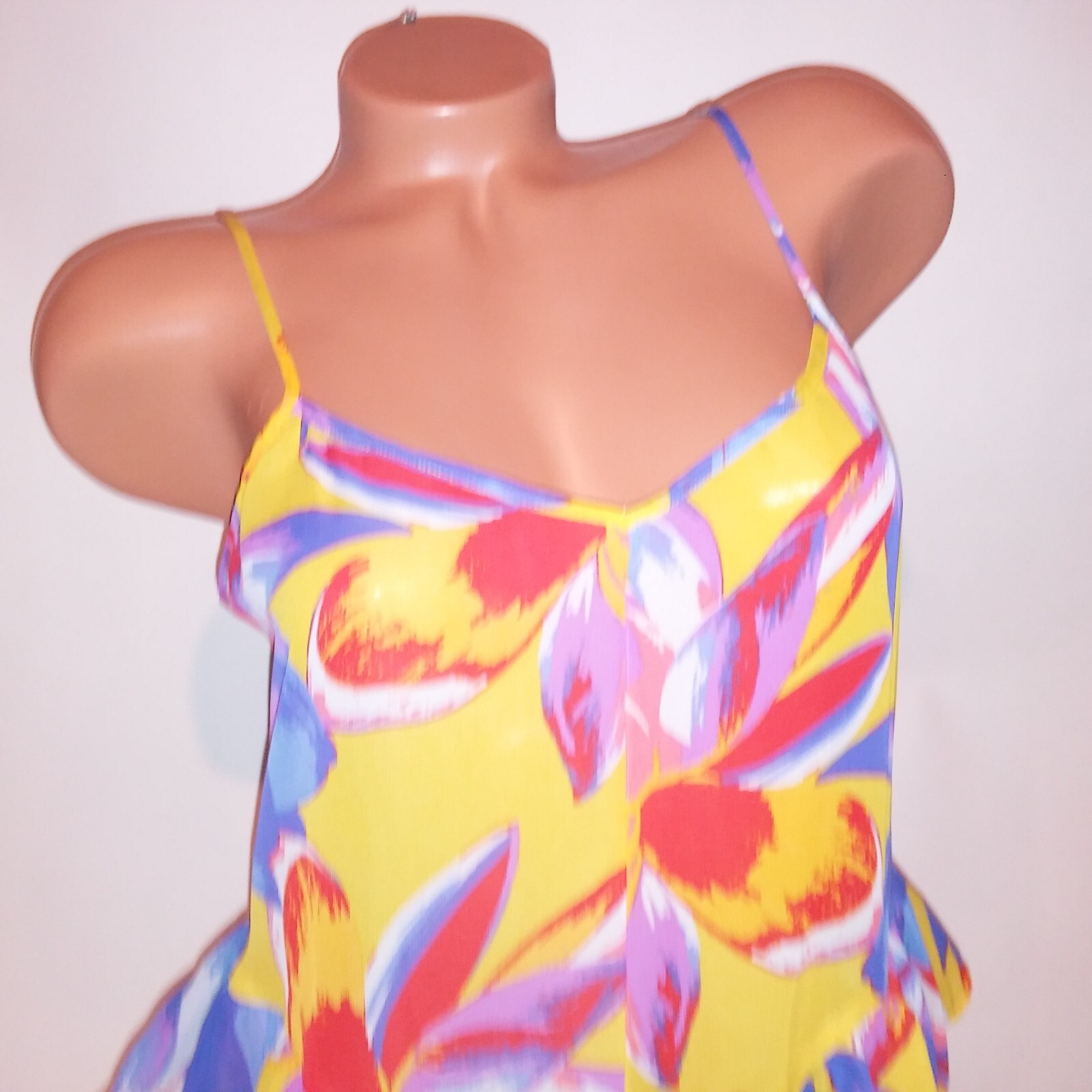 Sofia Vergara Tank Top Womens Medium Yellow Blue Red Abstract Ruffle Chiffon new