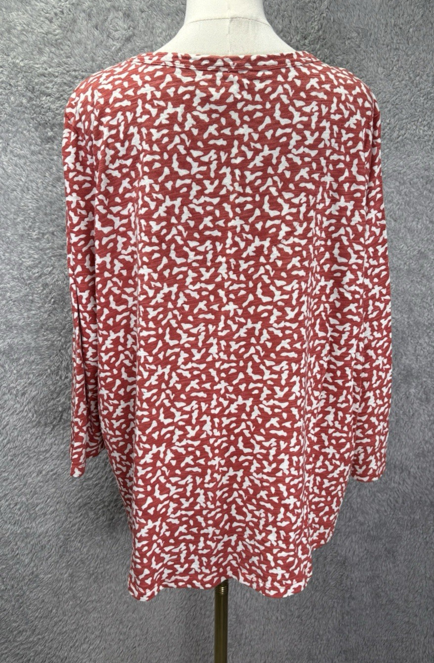 Chicos Dots V-Neck Top Womens Sz 4 XXL Coral White Slub Knit 3/4 Sleeve Career