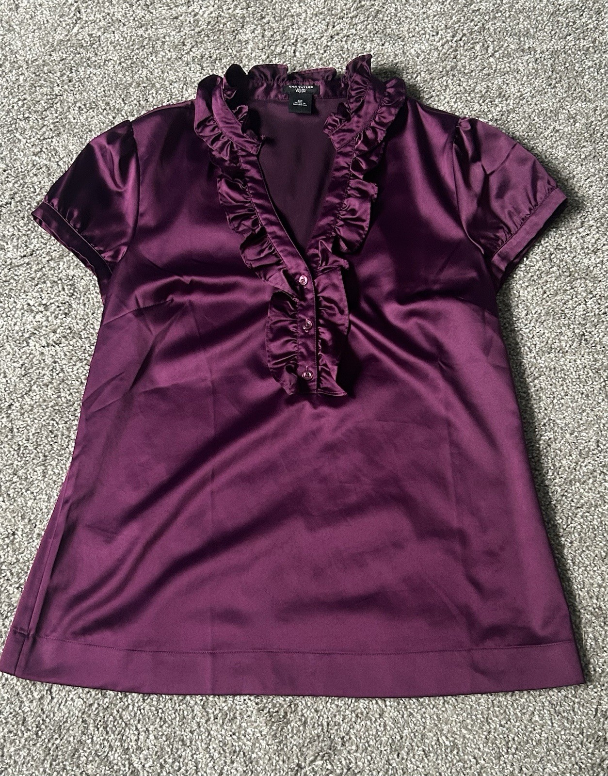 Ann Taylor Loft Purple Ruffle Neck Sleeveless Button Up Blouse Medium Petite
