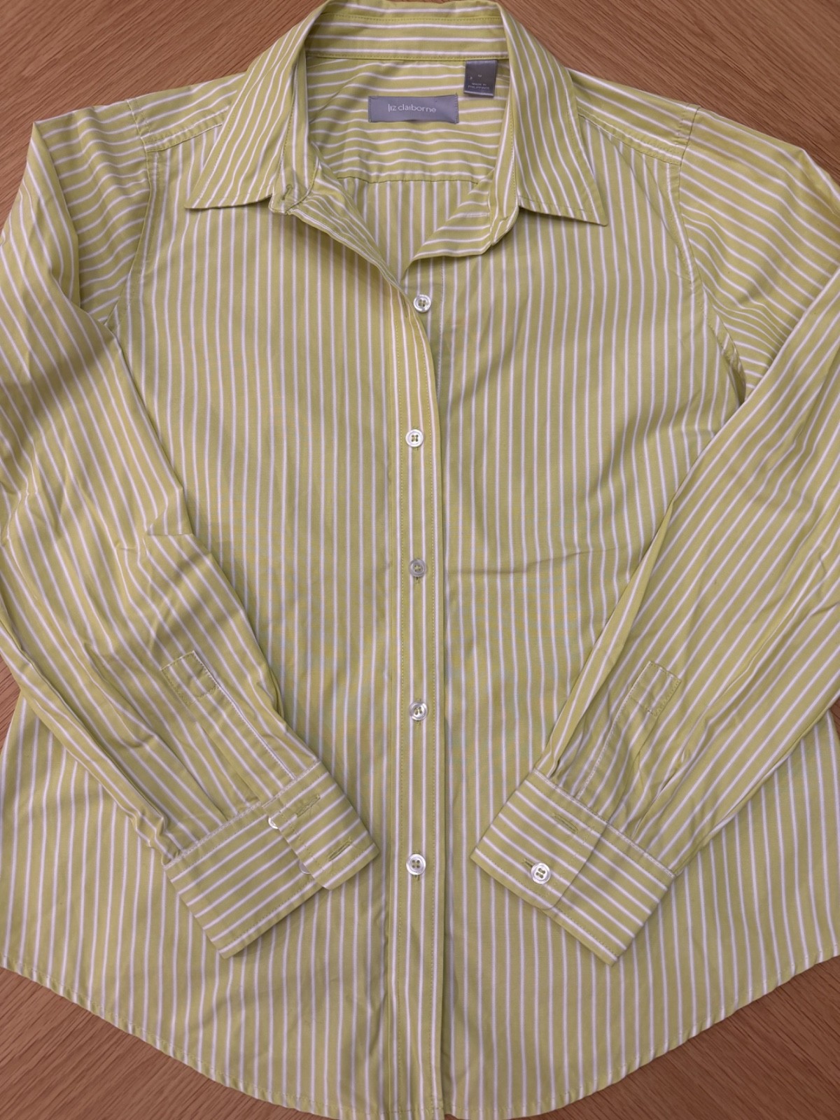 Liz Claiborne Women’s Long Sleeve Button Up Shirt Size Medium Lime Green White
