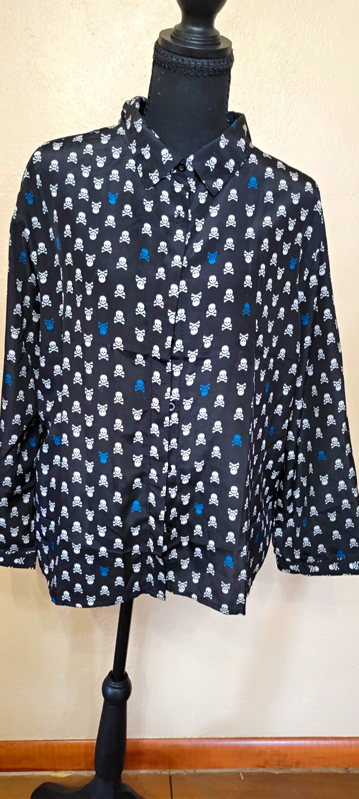 Womens Black Skull Print Long Sleeve Collared Button-Up Shirt Top XL