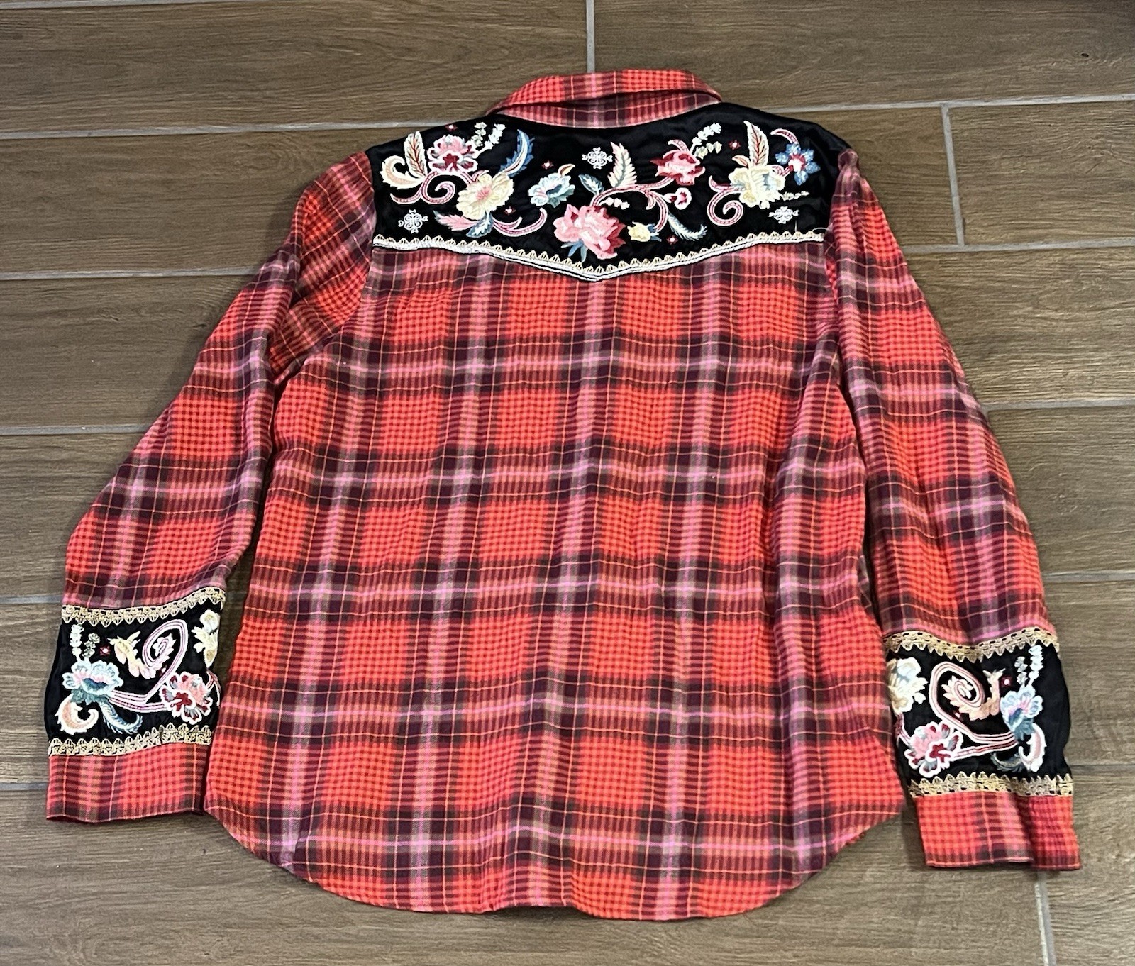 Johnny Was Workshop Red Esme Button Down Long Sleeve Shirt Large Embroidery