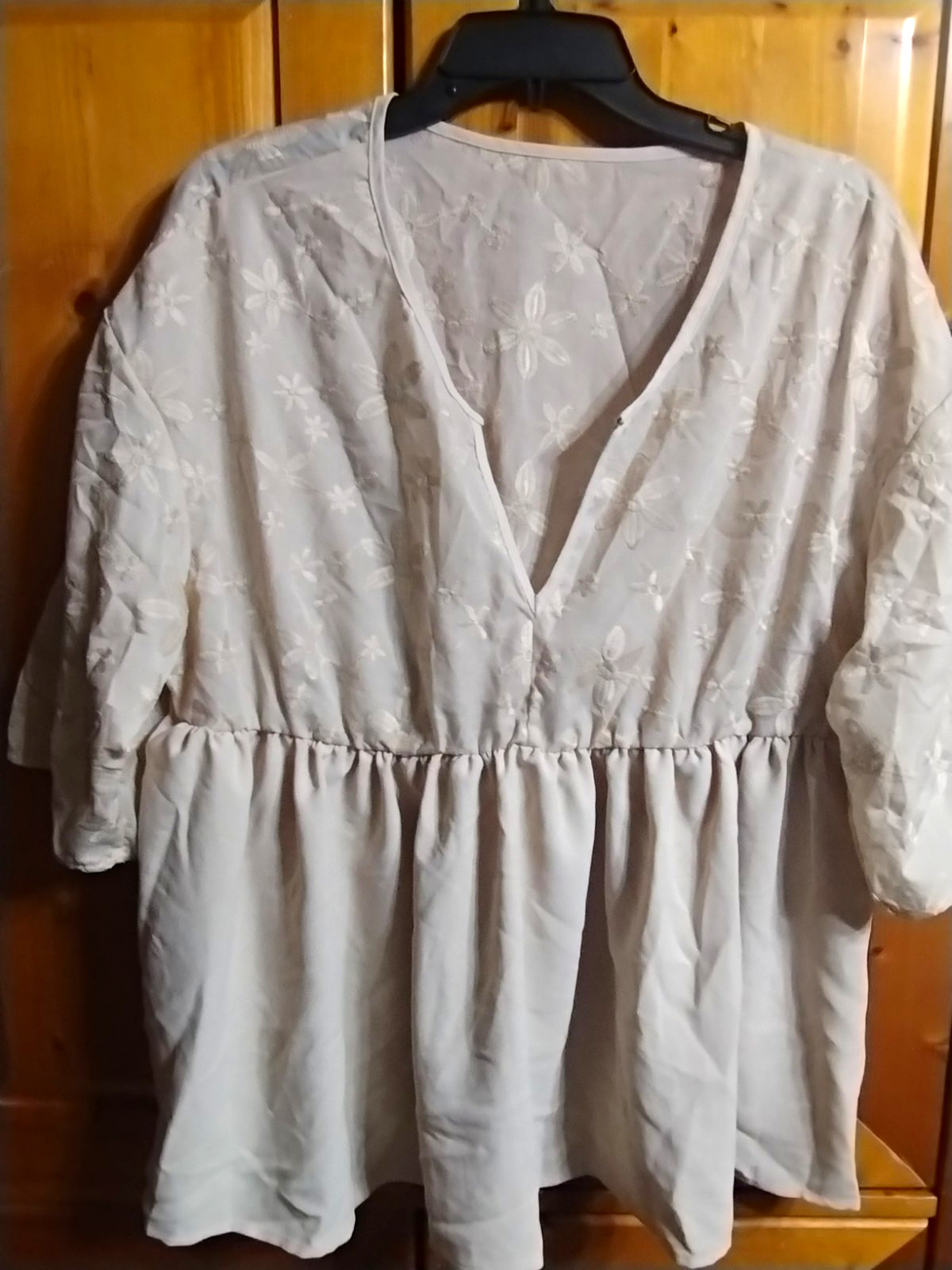 SHEIN Women’s 2XL Beige Floral V-Neck 3/4 Sleeve Embroidered Woven Peplum Blouse