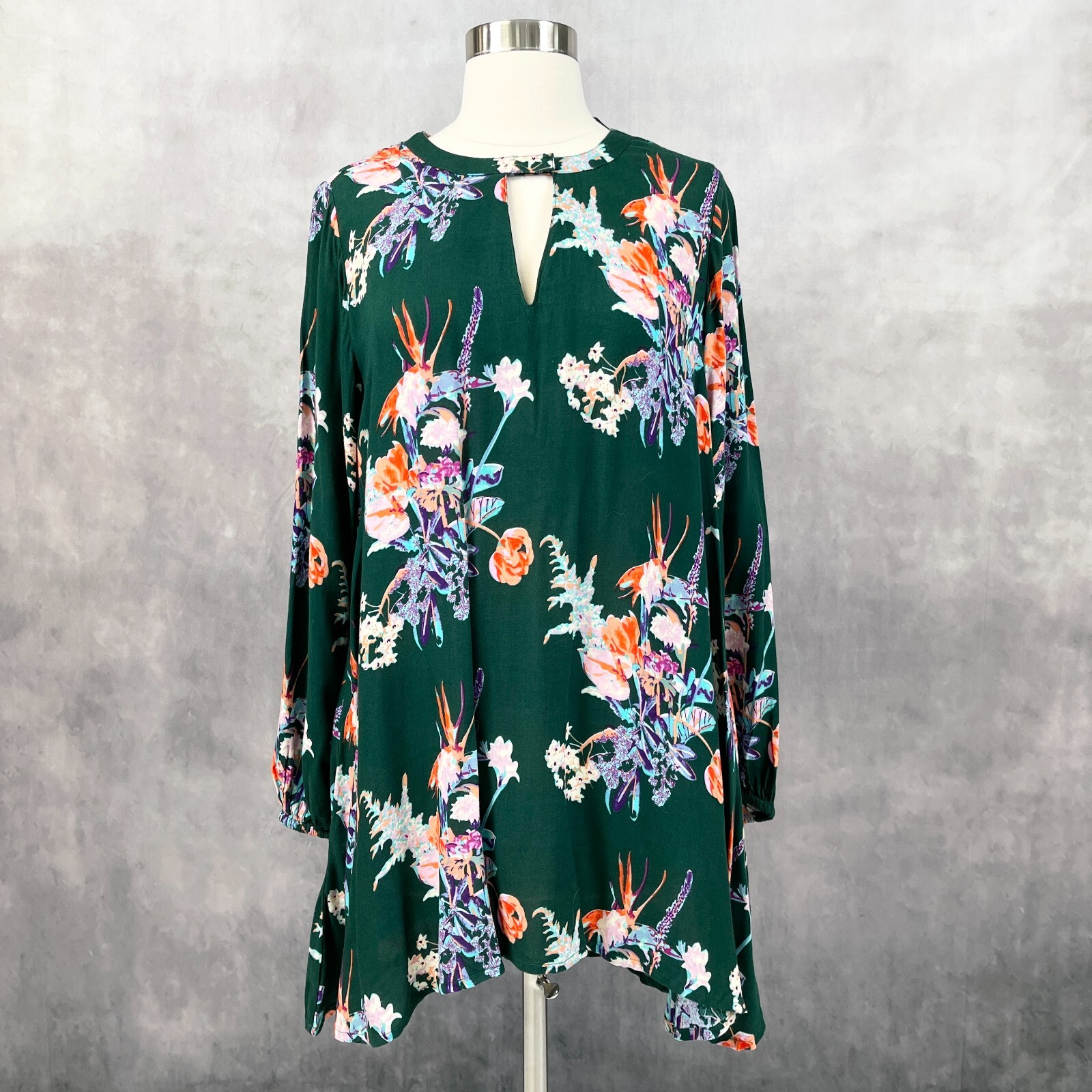 World Market Womens Addy Tunic Top Blouse S/M Tropical Floral Swing Feminine