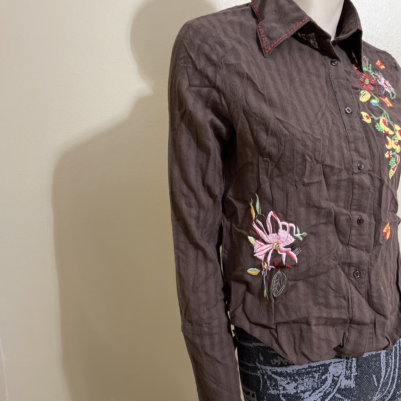 Women’s Brown Cotton Casual Embroidered Slit Sleeve Size M Button Up Blouse Top