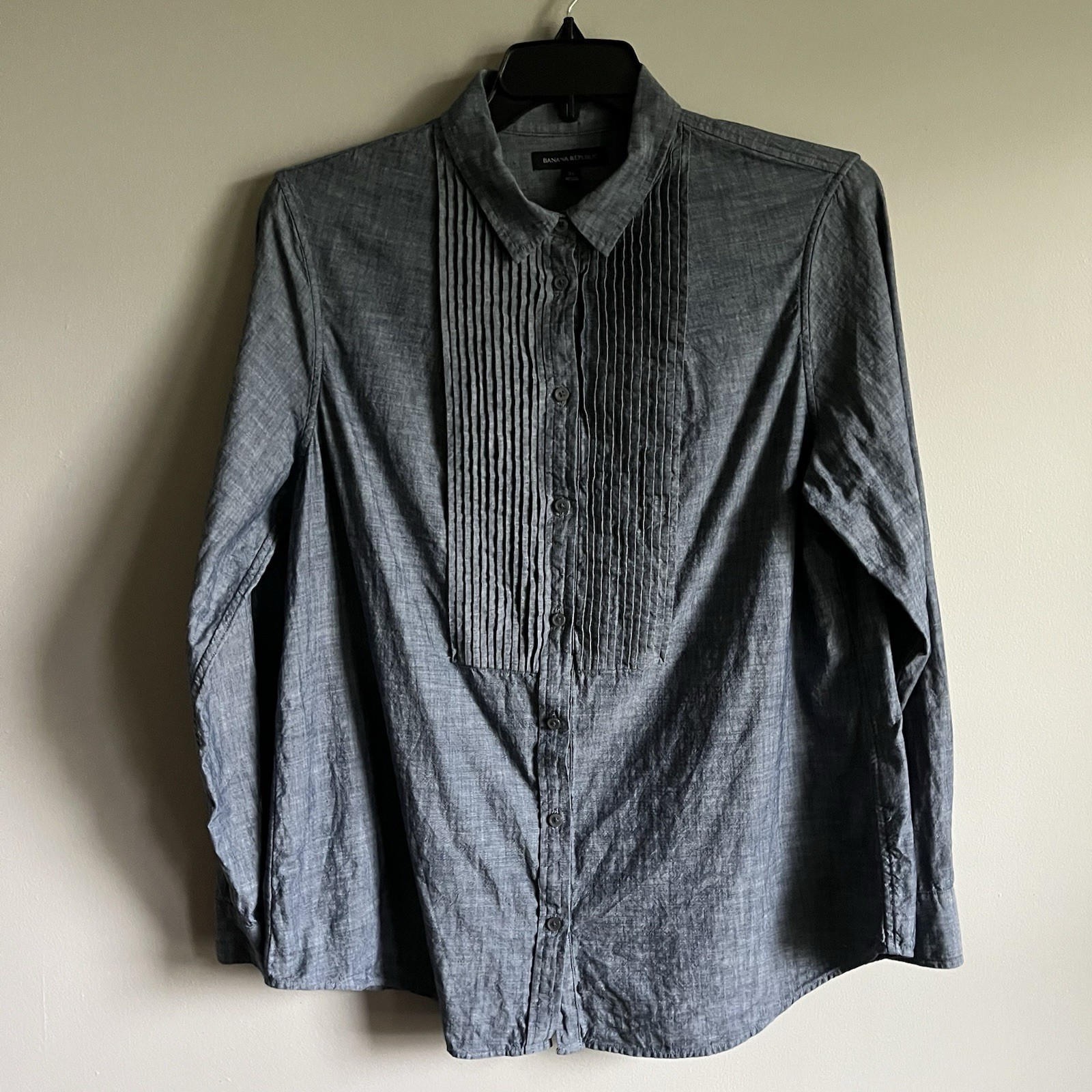 Banana Republic Women Pleated Bib Tuxedo Blouse Blue Chambray/Denim Button-Down