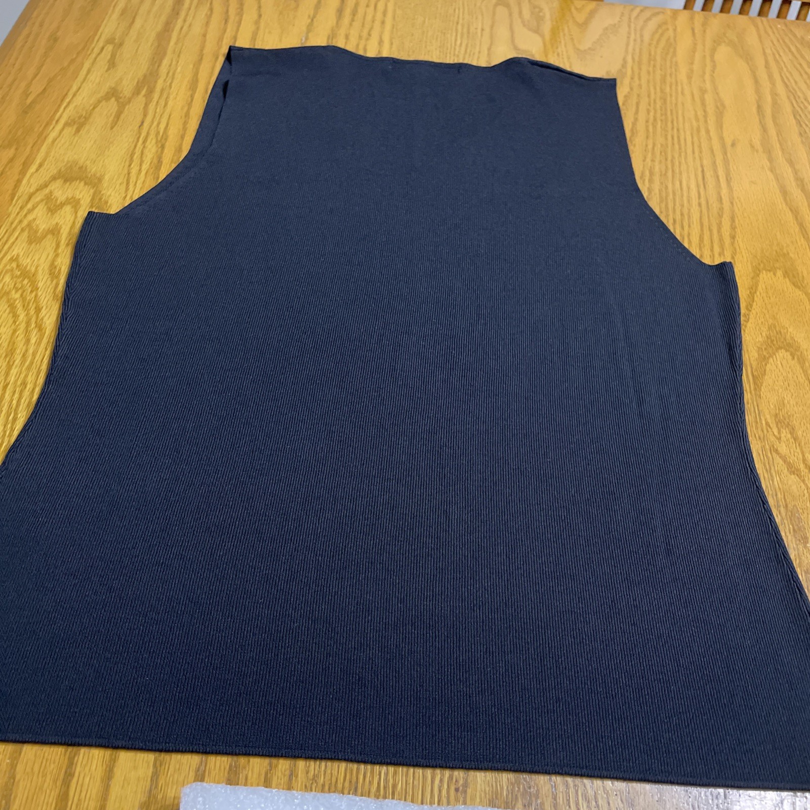Carolyn Taylor Essentials Sz L Pullover Top Black Knit Sleeveless Fashion V Neck