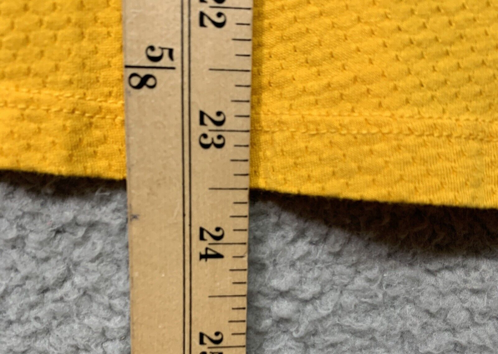 Touch By Alyssa Milano Women’s Green Packer Pullover T-Shirt Size Medium Yellow