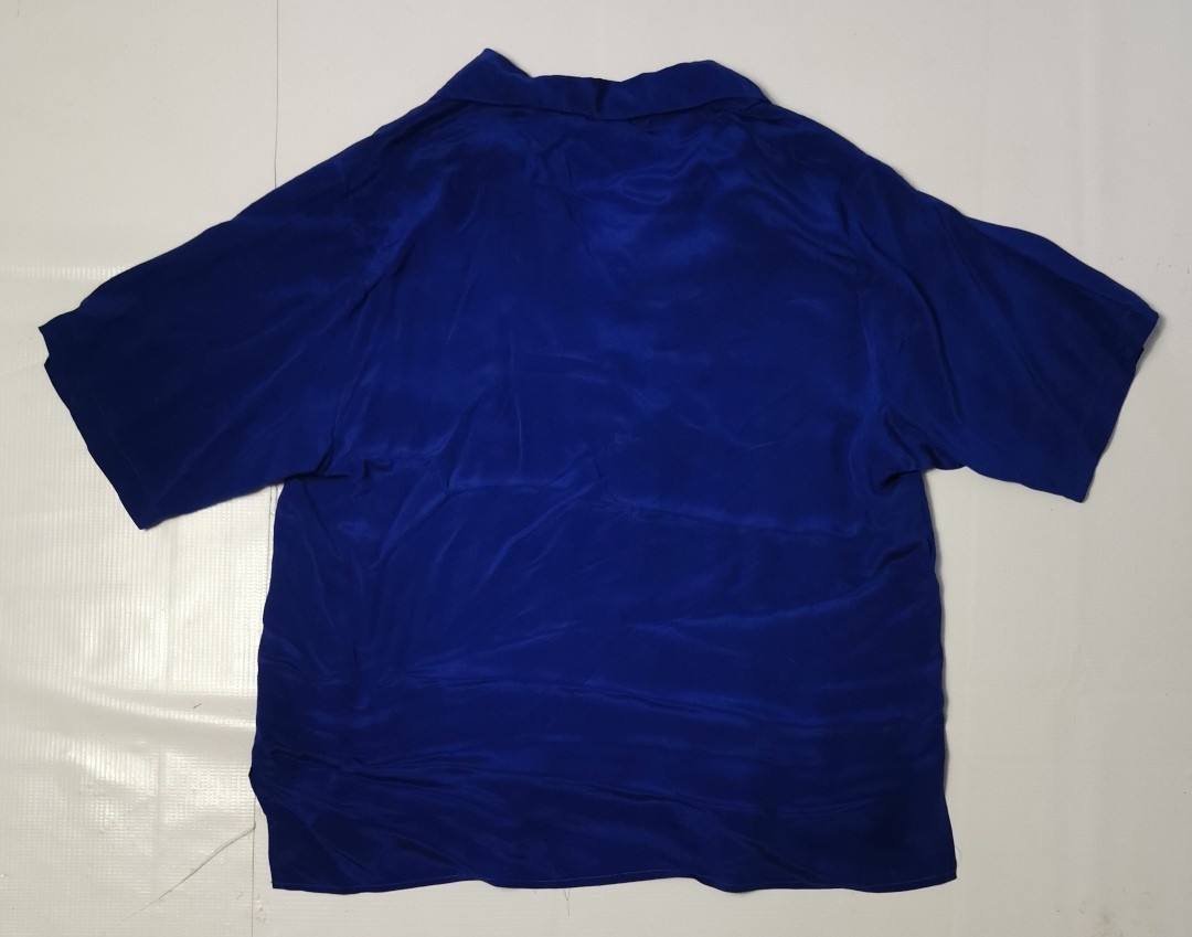 Circa Now silk blouse Vtg silk blouse used in good condition 100% silk size: S
