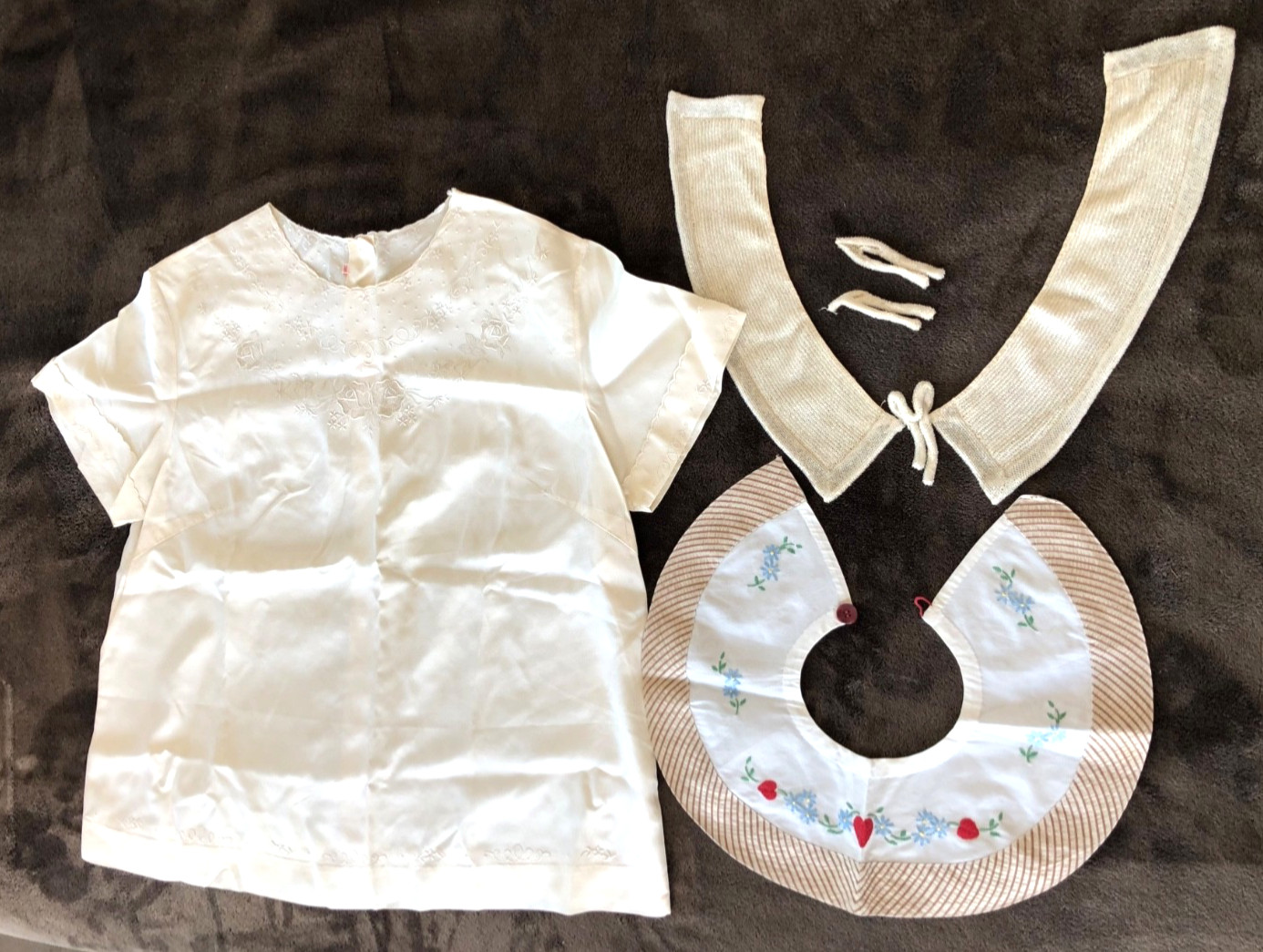 VTG 1940s Small Medium Ivory Sateen Back Button Up Blouse + 2 VTG Collars