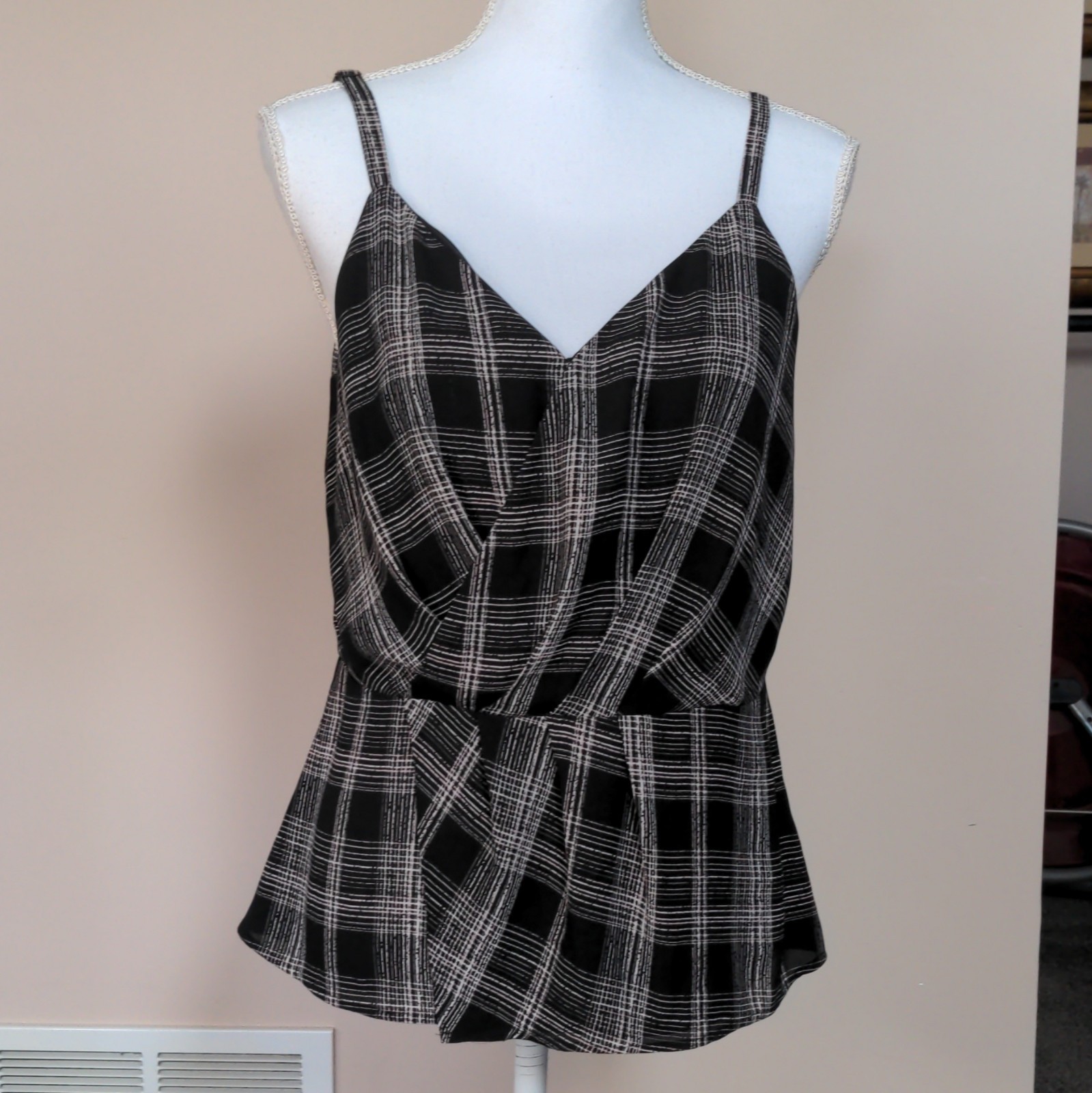 White House Black Market Women’s Black White Plaid V-Neck Cami Top 6