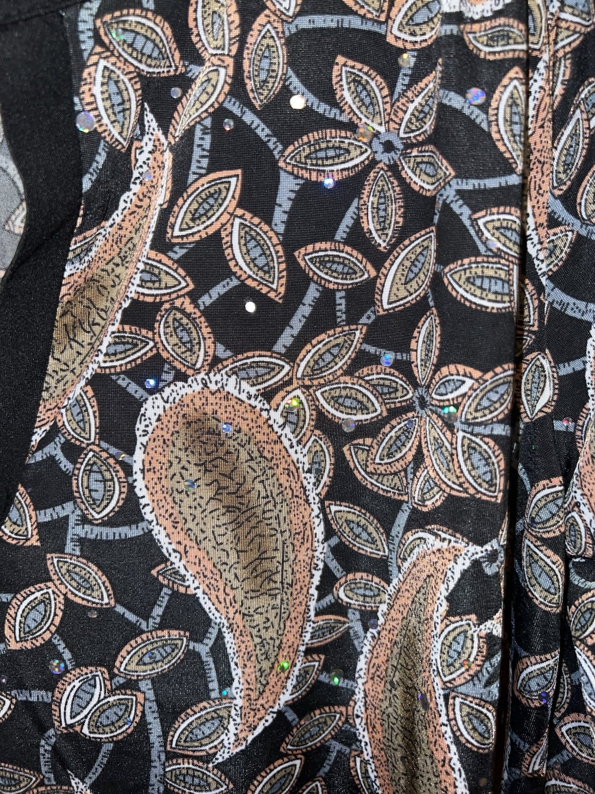 Modern Attraction Women’s Large Sparkle Black Flower/Feather/Leaf Blouse