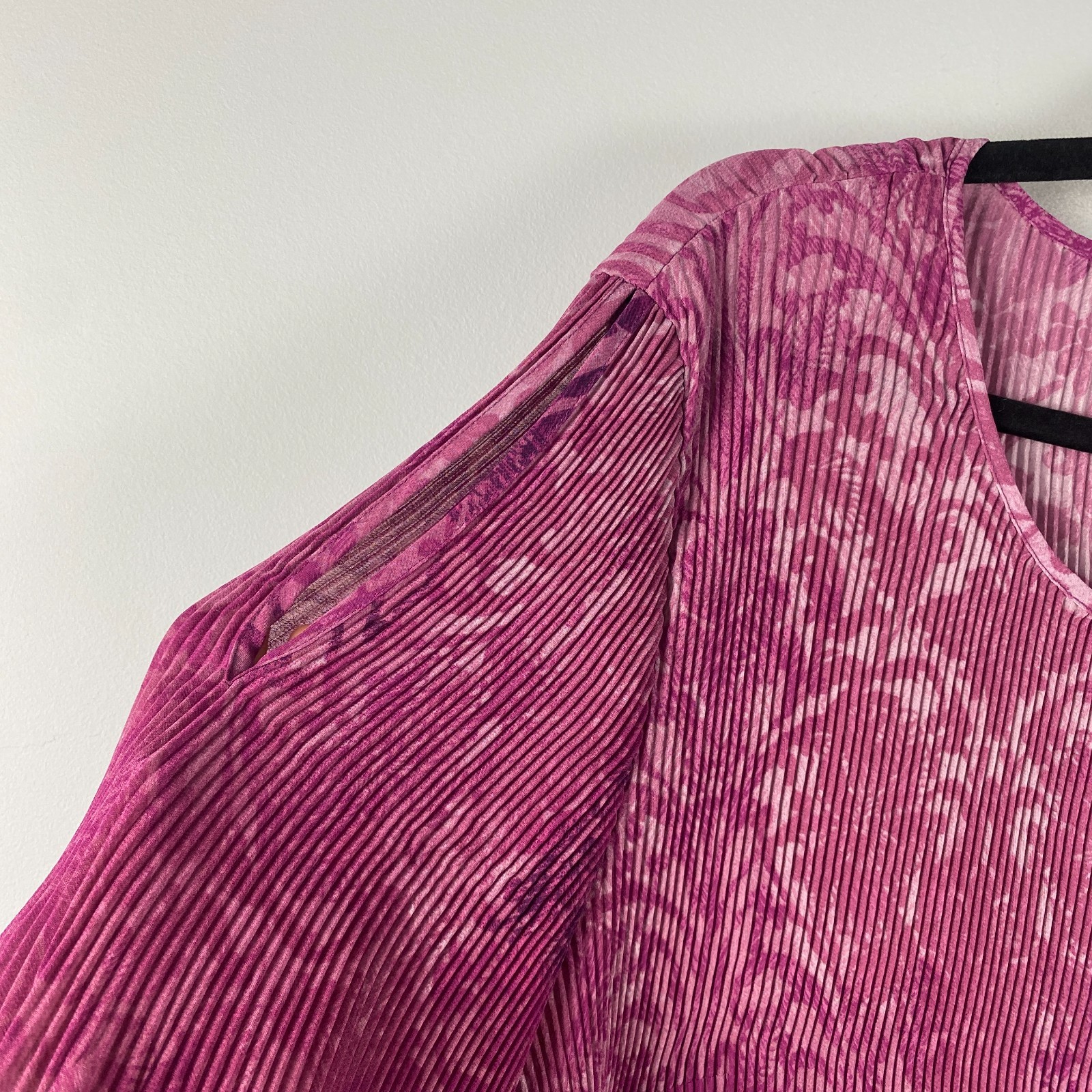Catherines Tunic Womens 1X Pleated Bell Sleeve Slit Sleeve Pink Keyhole Neck