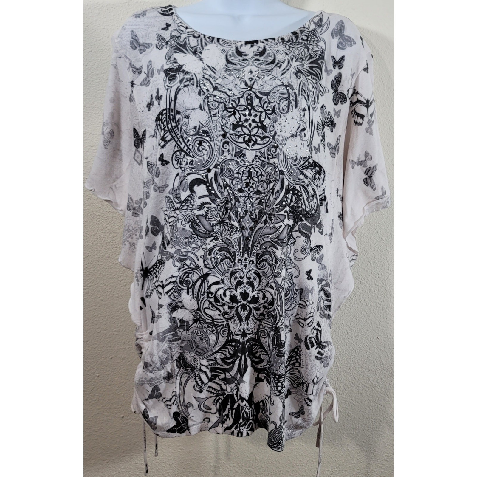 Style & Co White Black Gray Floral Butterflies Sequin Top Large Batwing Sleeves