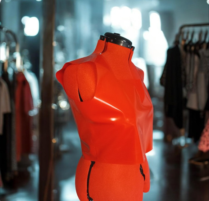 Love Life Latex Crop top in 0.4mm red latex rubber size 6
