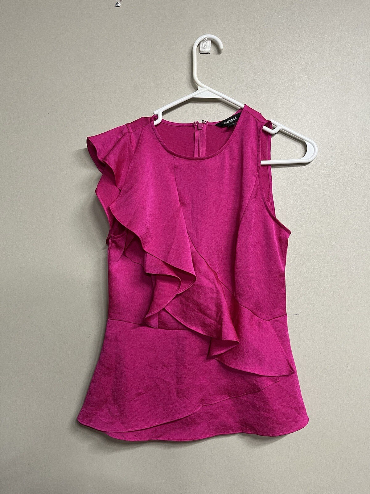 Express Women’s Fushia Wrapped Ruffle Top Business Woman Elegant Size extra Smal