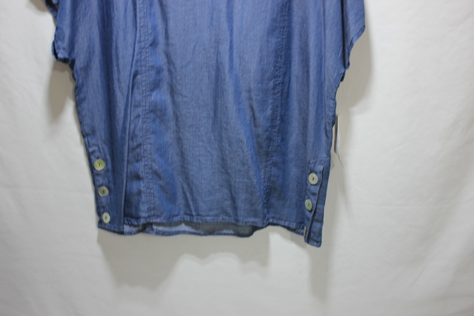 John Paul Richard Woman’s Sleeve less Top – Size Med NWT