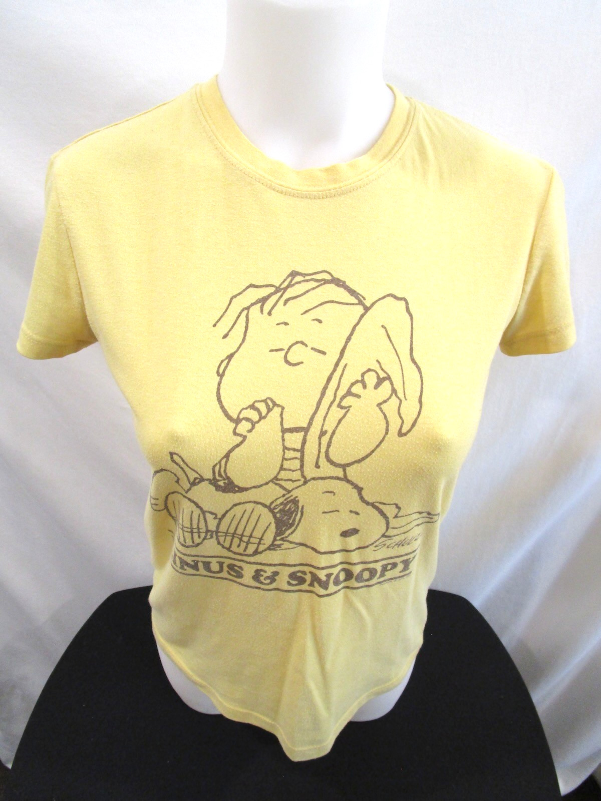 Peanuts Linus & Snoopy “Try Pestering Someone Else” Yellow T Shirt Women M