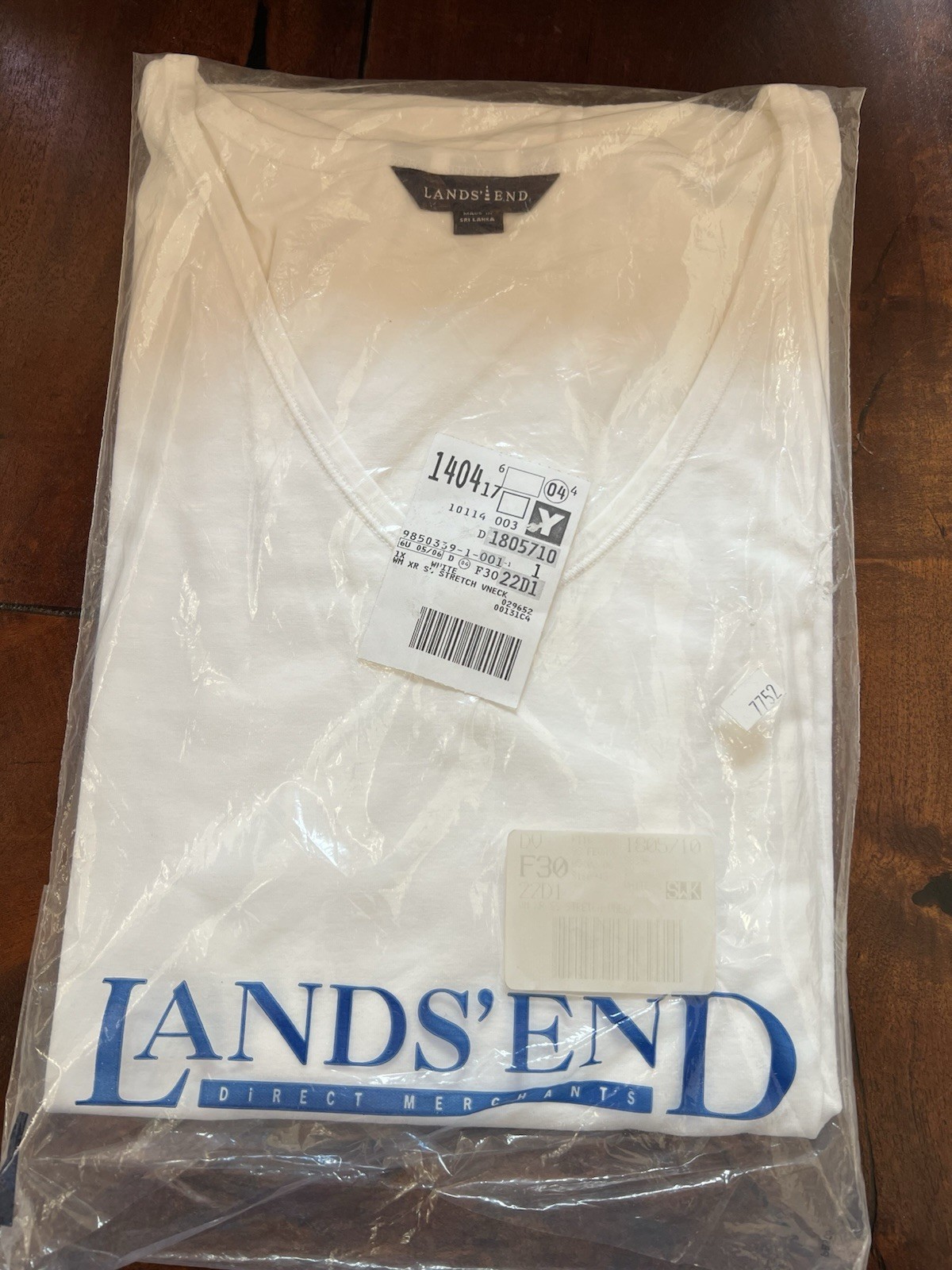 NWT Lands’ End SS Stretch V-neck Tee Women 1X 16W-18W White