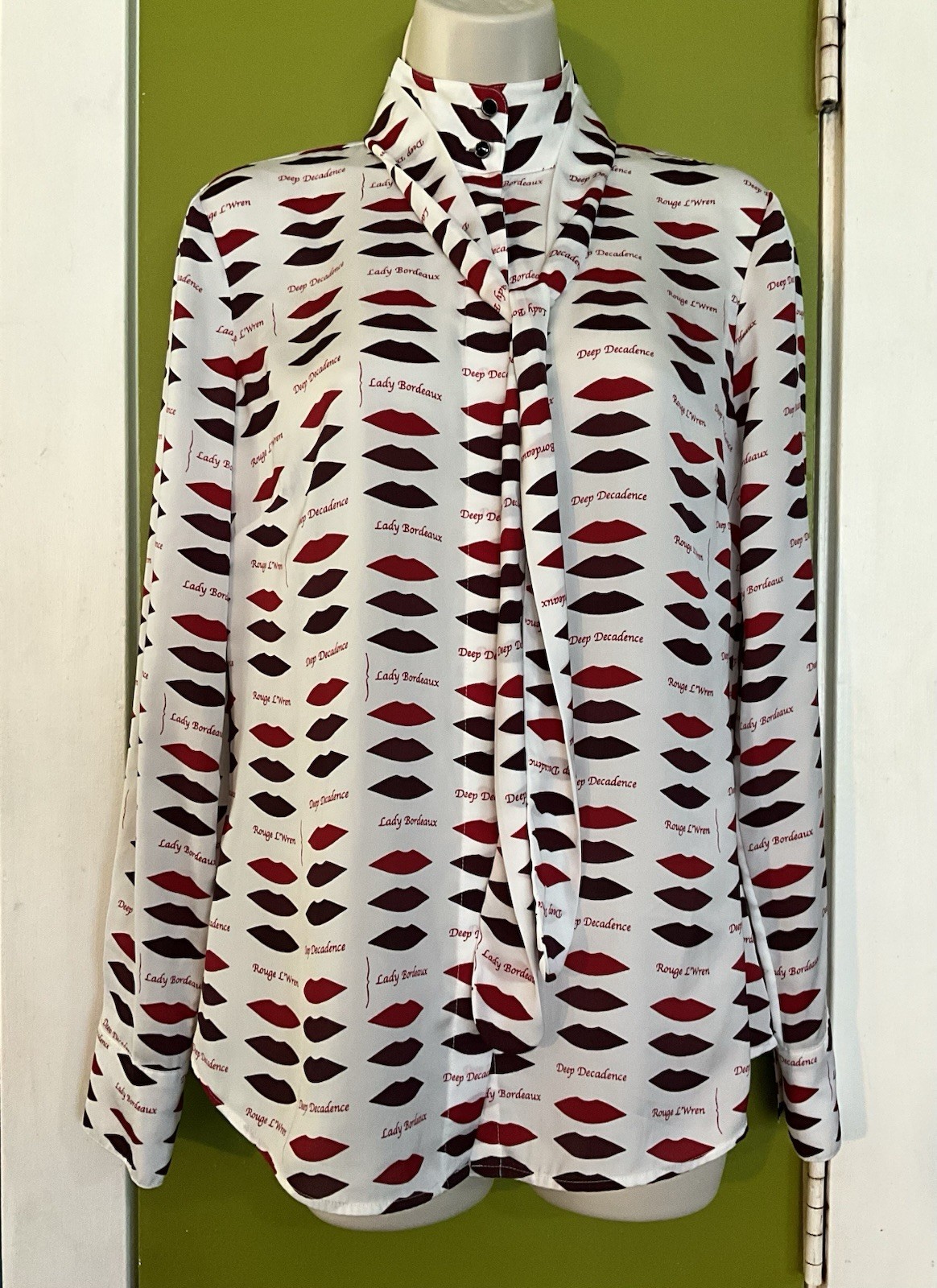 Banana Republic L’Wren Scott Blouse Women’s Sz4 Red Lips Lipstick Whimsical