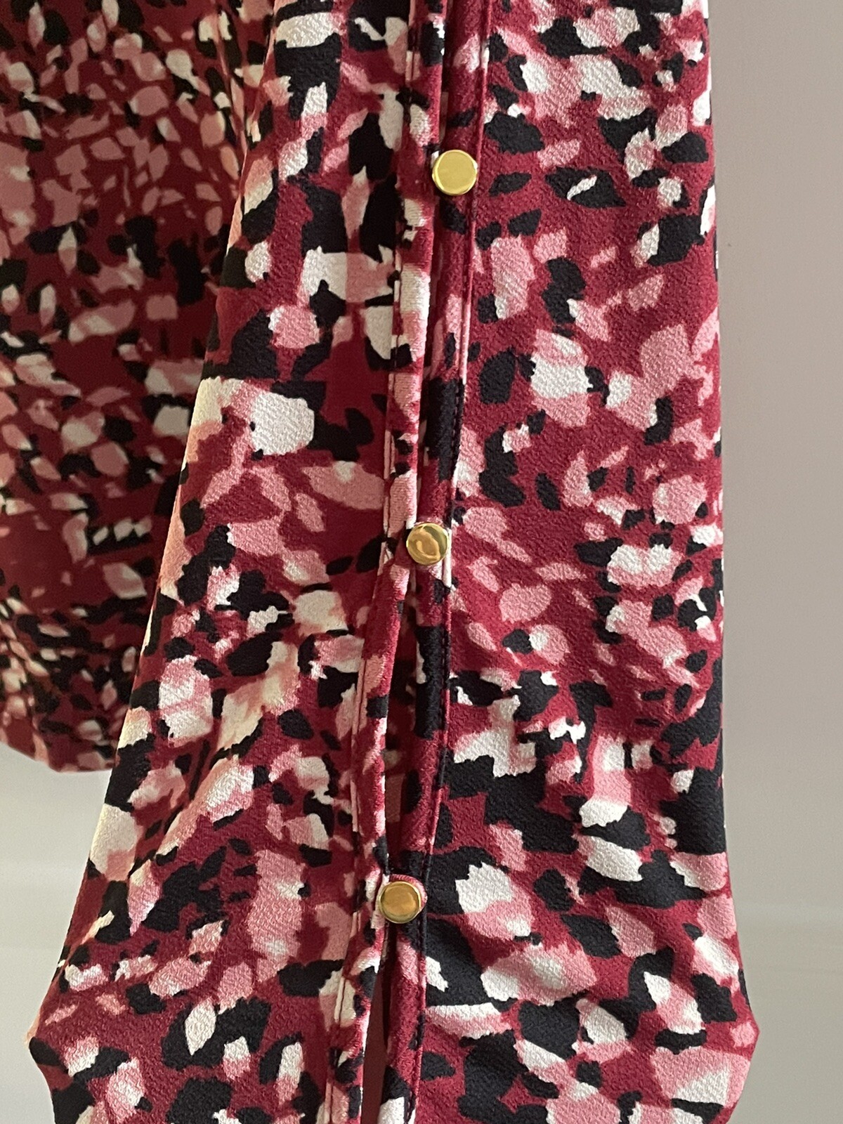 Roz & Ali Top Medium Peek-a-Boo Sleeves Stretch Maroon Pink Y2K Wearable Art