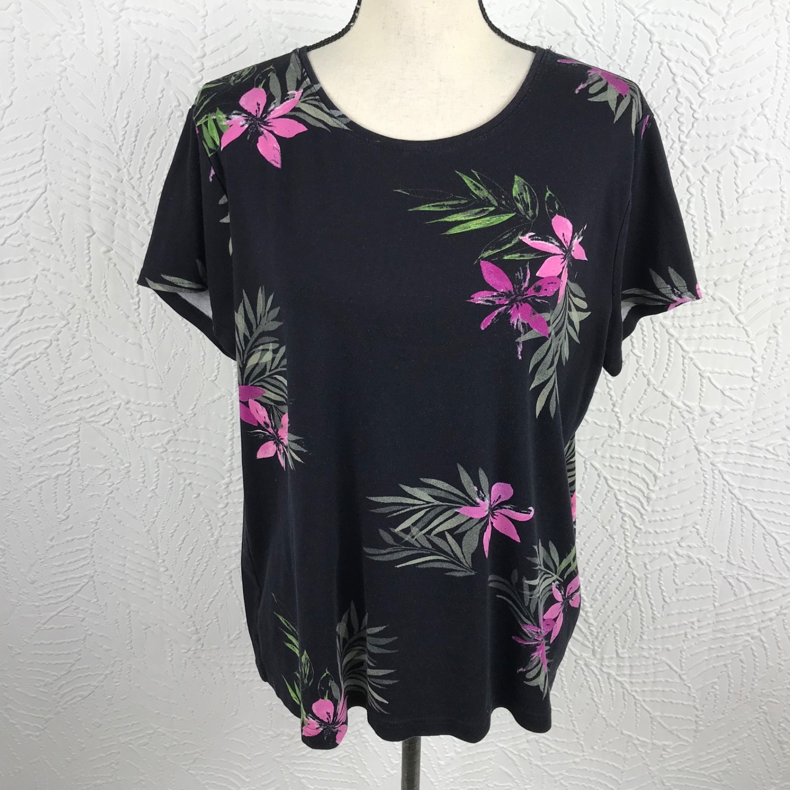 Croft & Barrow Classic T Shirt Top Stretch Size XL Black Floral 100% Cotton