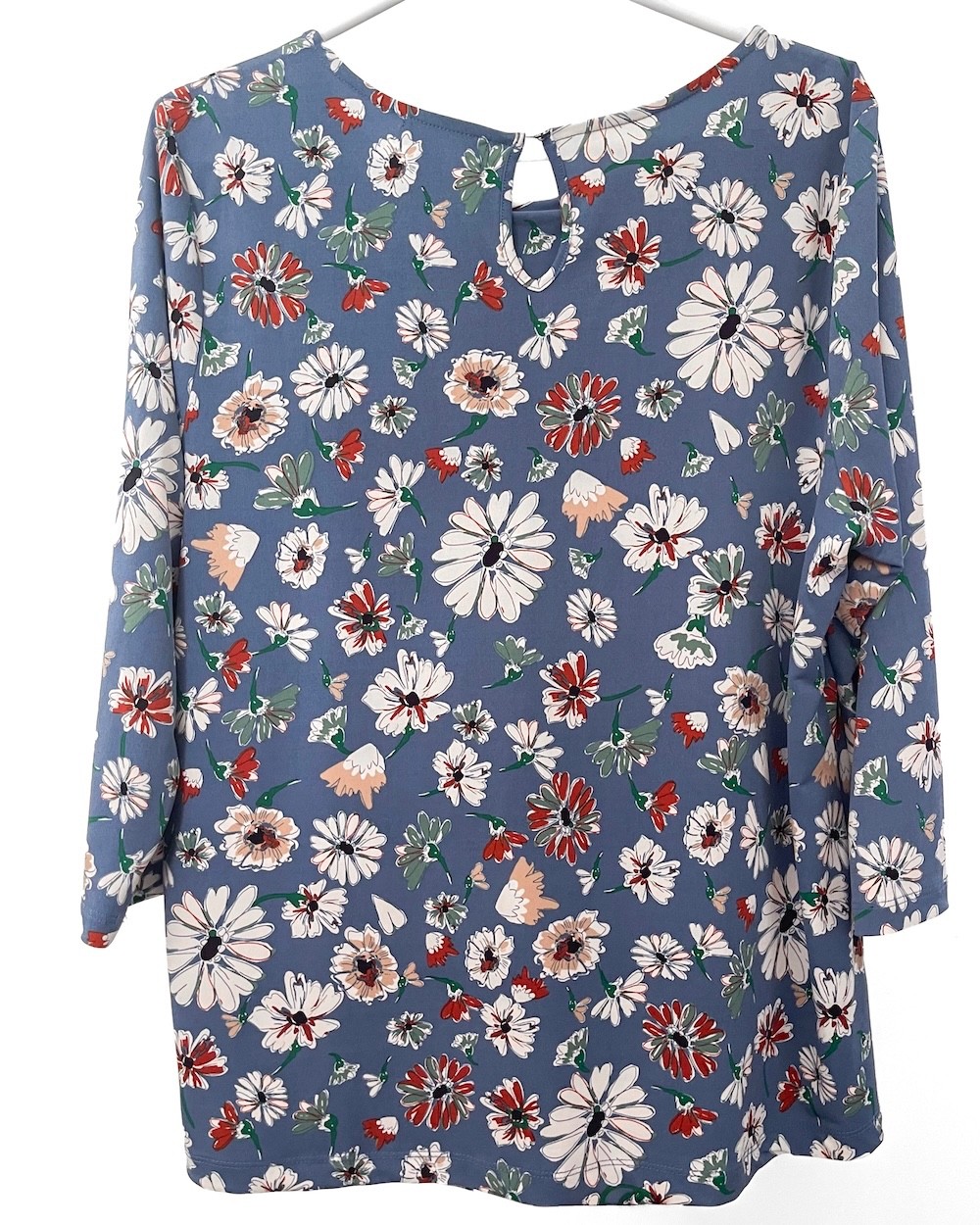 Cynthia Rowley Top size XL Blue with Flowers 3/4 Sleeve, Lightweight
