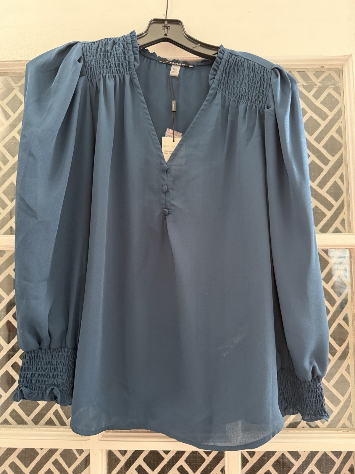 Tahari Women’s Size Med Teal Dark Turquoise Long Sleeve Blouse V-Neck Button