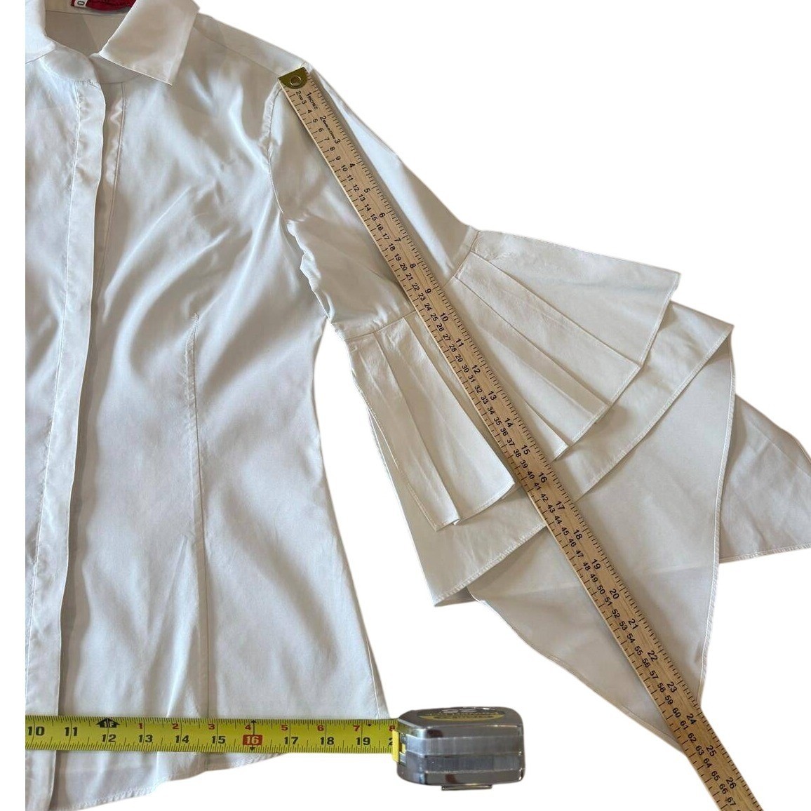 Carolina Herrera White Tiered Pleated Bell Sleeve Button Down Blouse Size 2