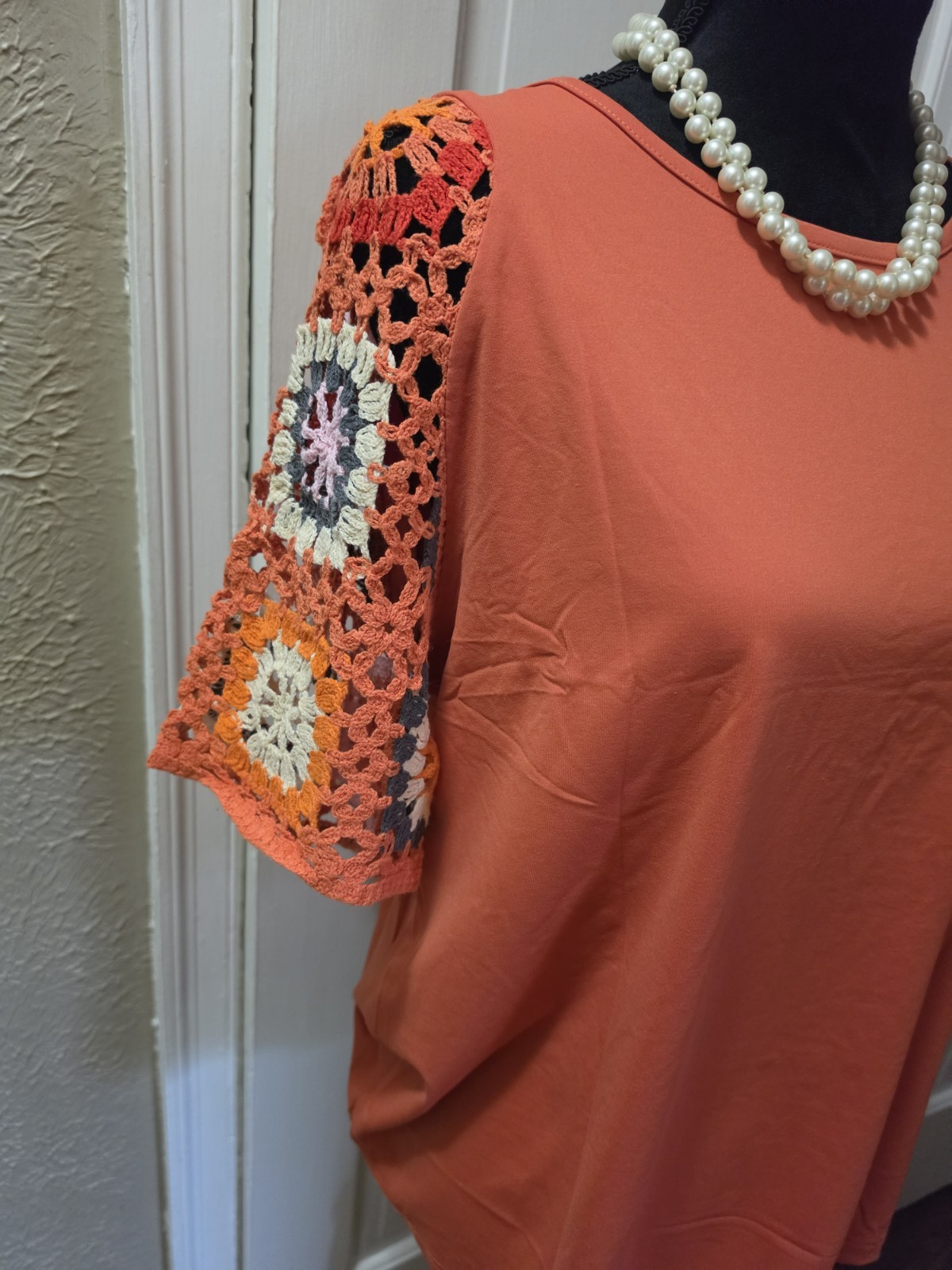 Women’s Orange Solid Crochet Accent Crew Neck Pullover T-Shirt Top Size L