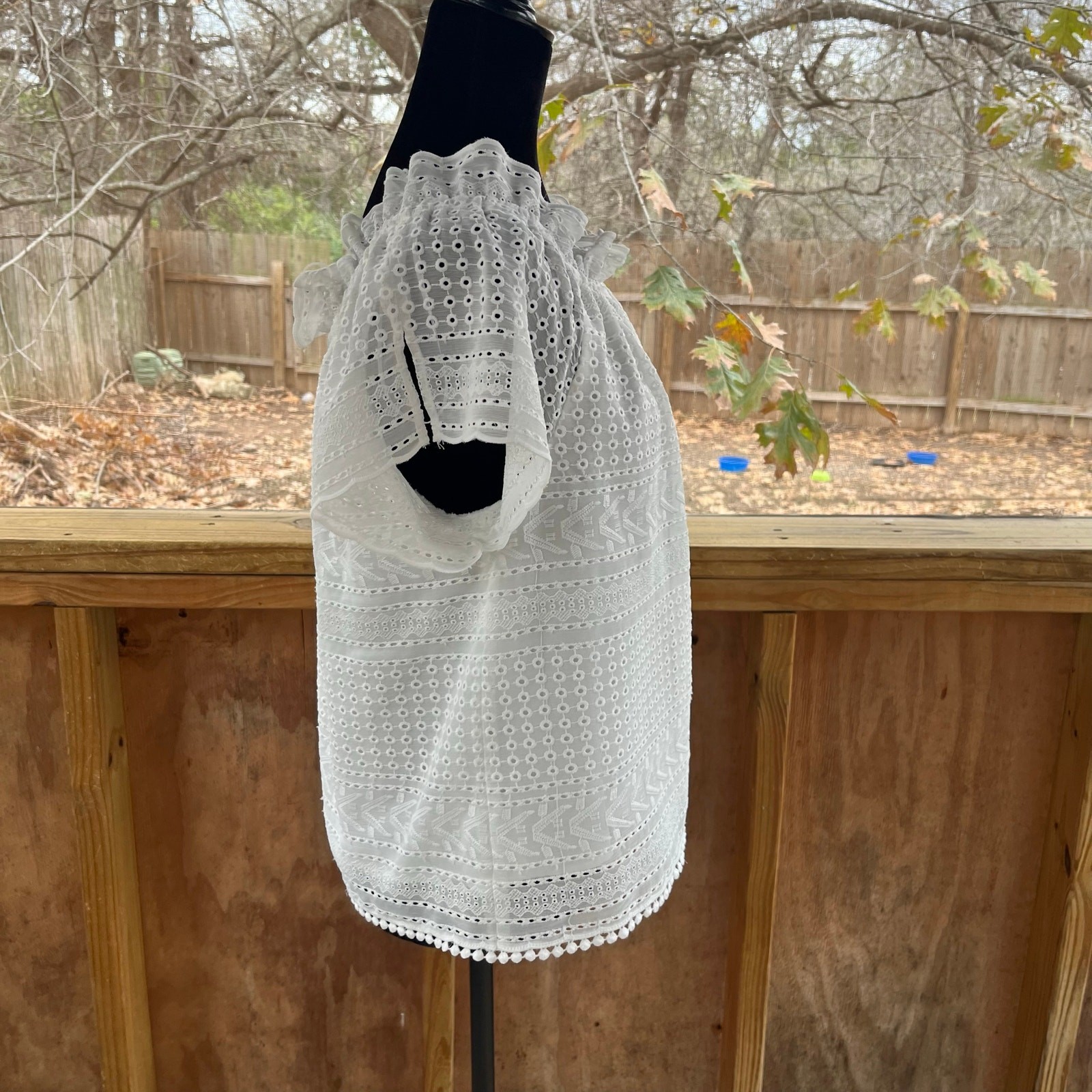 A Loves A Women’s White Eyelet Short Sleeve Top Size M