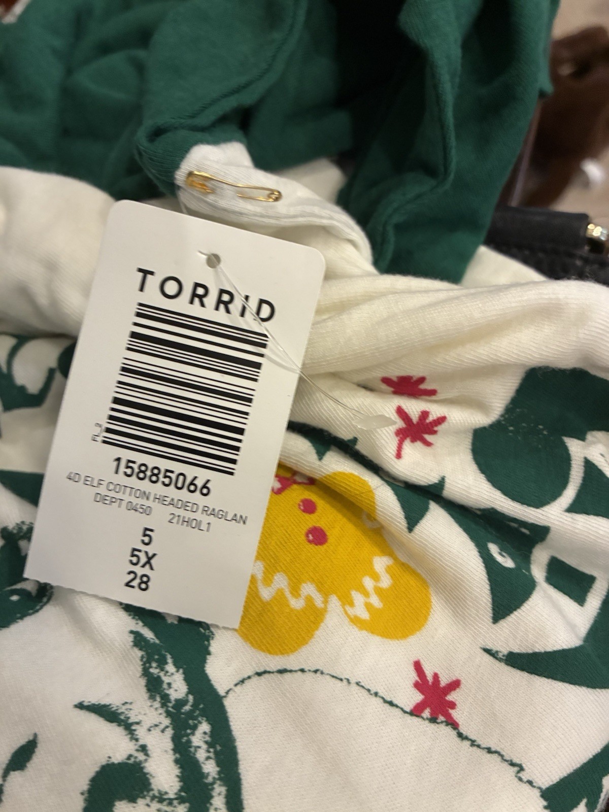 Torrid Plus Size 5 CLASSIC FIT RAGLAN TEE – BUDDY ELF holiday Christmas NWT