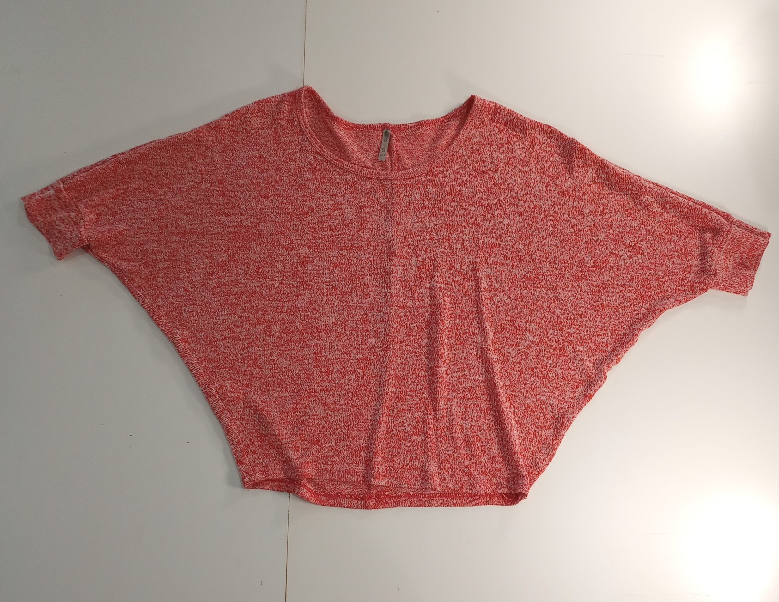Heart Hips Bat Wing Blouse Sz M Red White Heathered 3/4 Sleeve Round neck