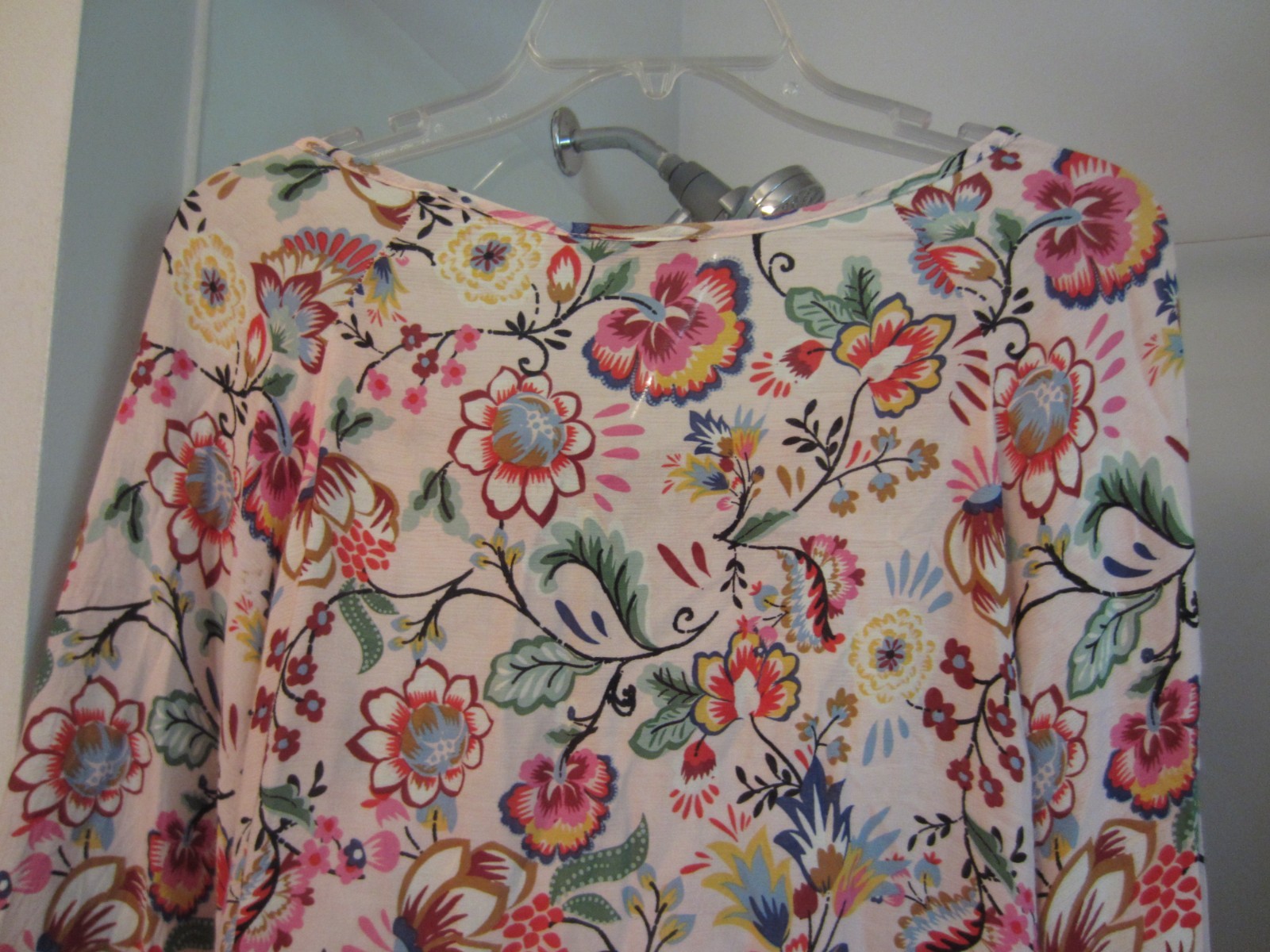 NWOT women’s short sleeved top Democracy Size L floral multi-colors