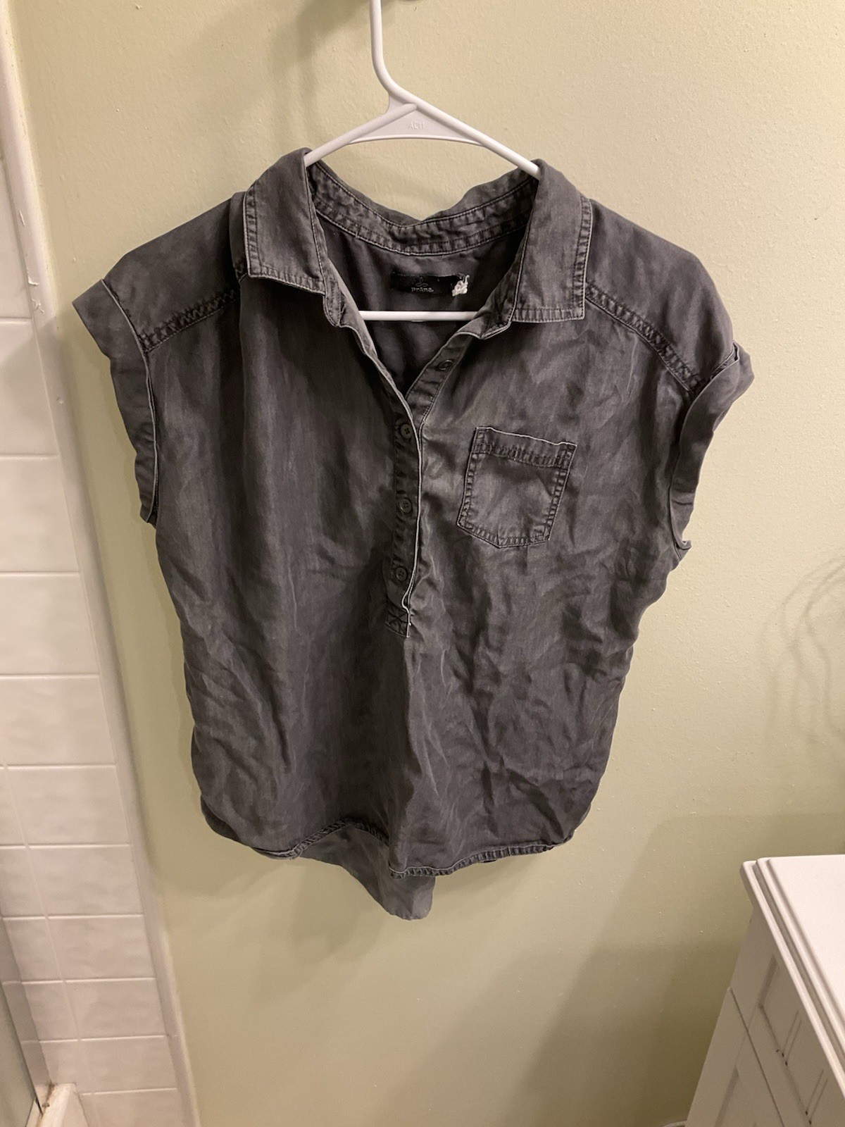 Prana sleeveless gray Tencel top 3/4 button up Medium Distressed pocket Soft