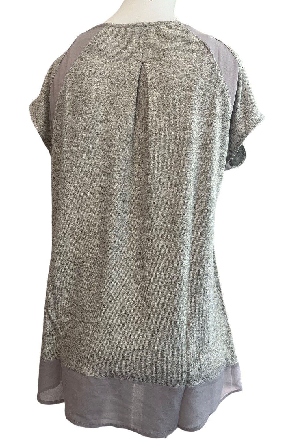 Ladies Small Knit Sleeveless Long Blouse Tunic Gray Gold Metallic Satin Trim NWT