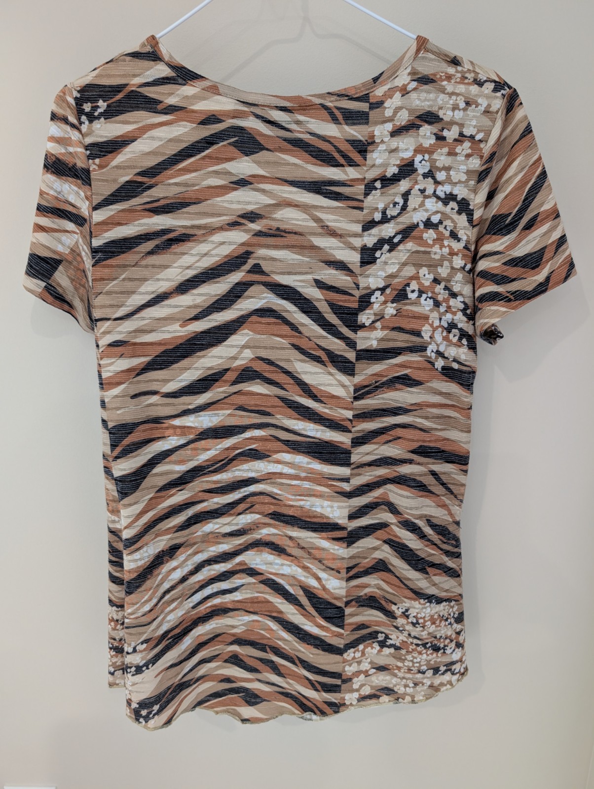 Opaque Casual Pullover Tunic Top Scoop Neck Short Sleeve Zebra/Floral Medium